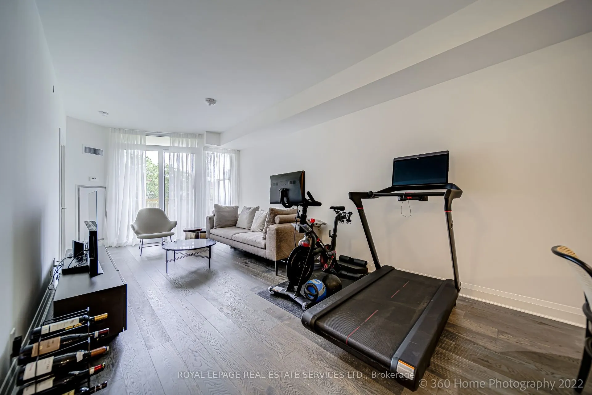 151 Avenue Road #405