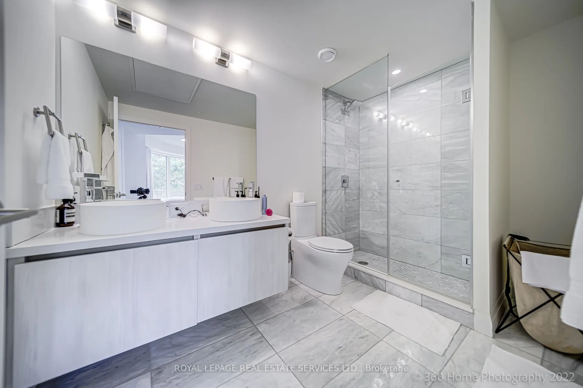 151 Avenue Road #405