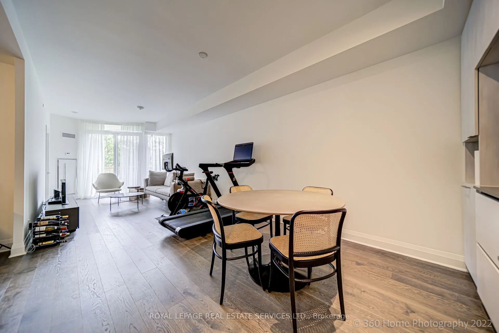 151 Avenue Road #405