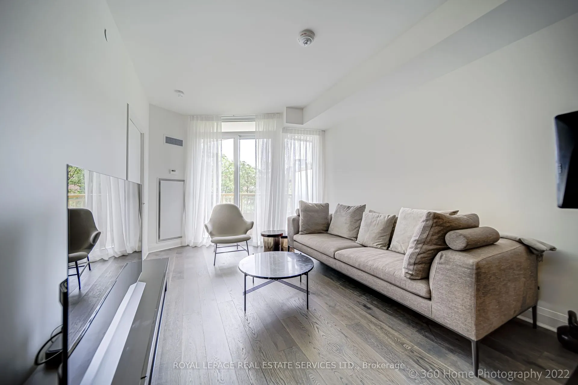 151 Avenue Road #405