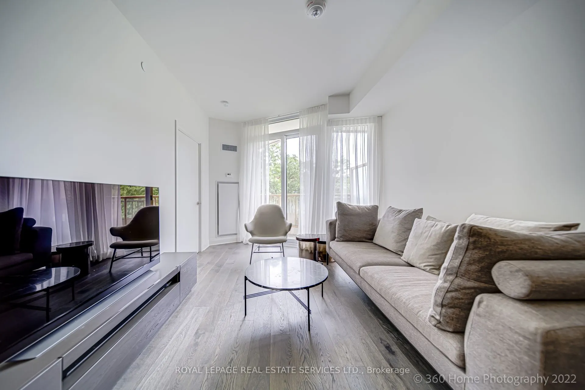 151 Avenue Road #405