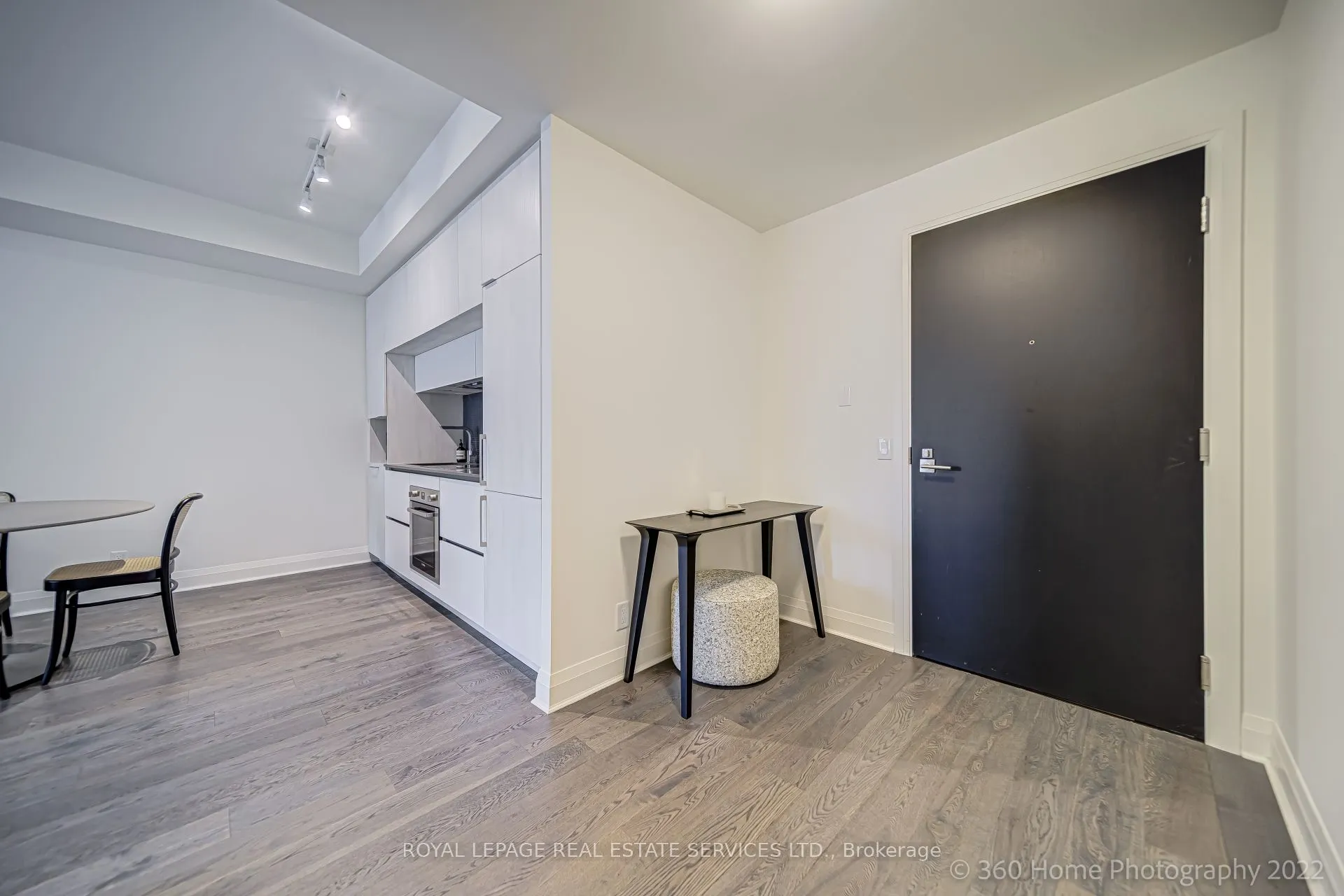 151 Avenue Road #405