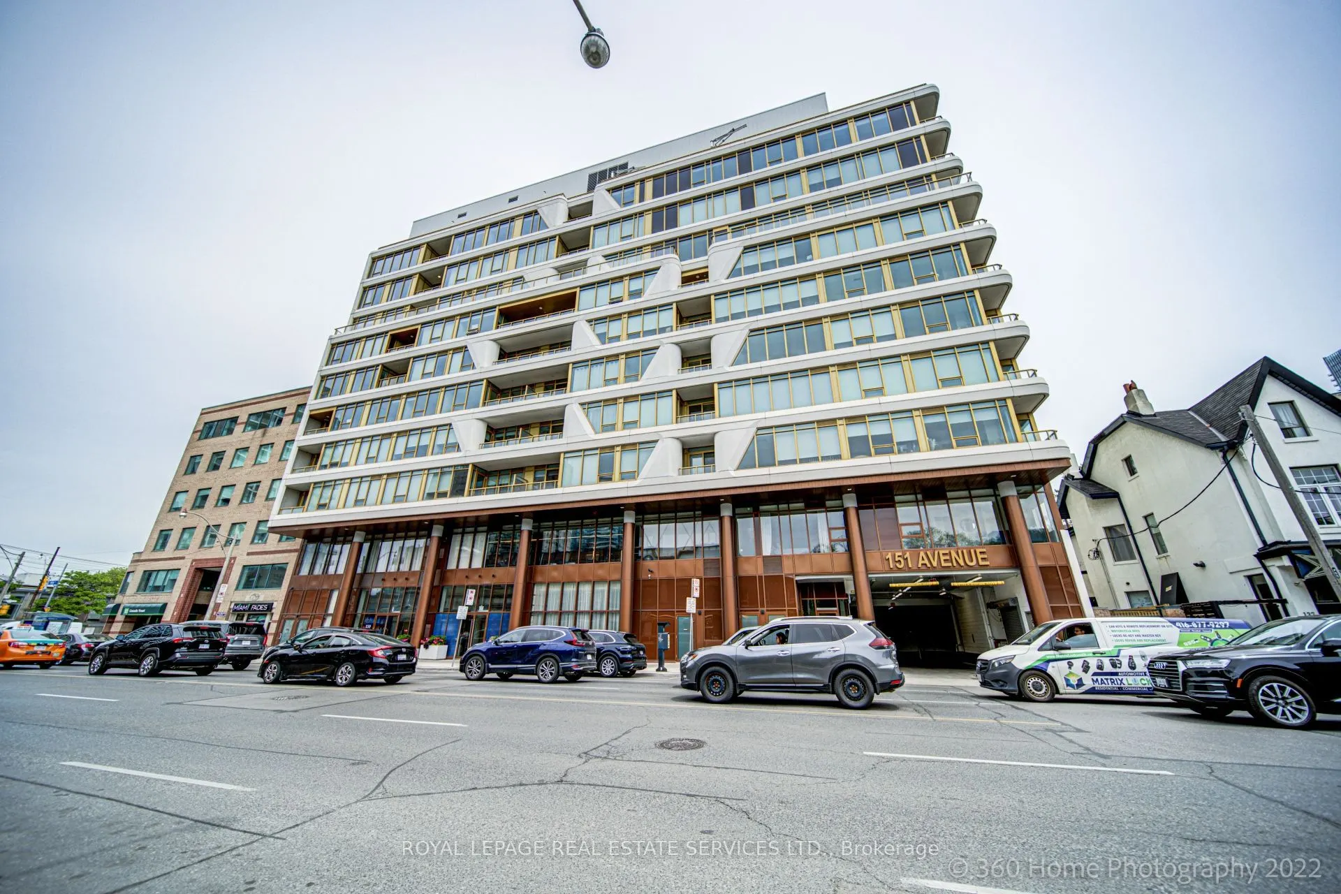 151 Avenue Road #405