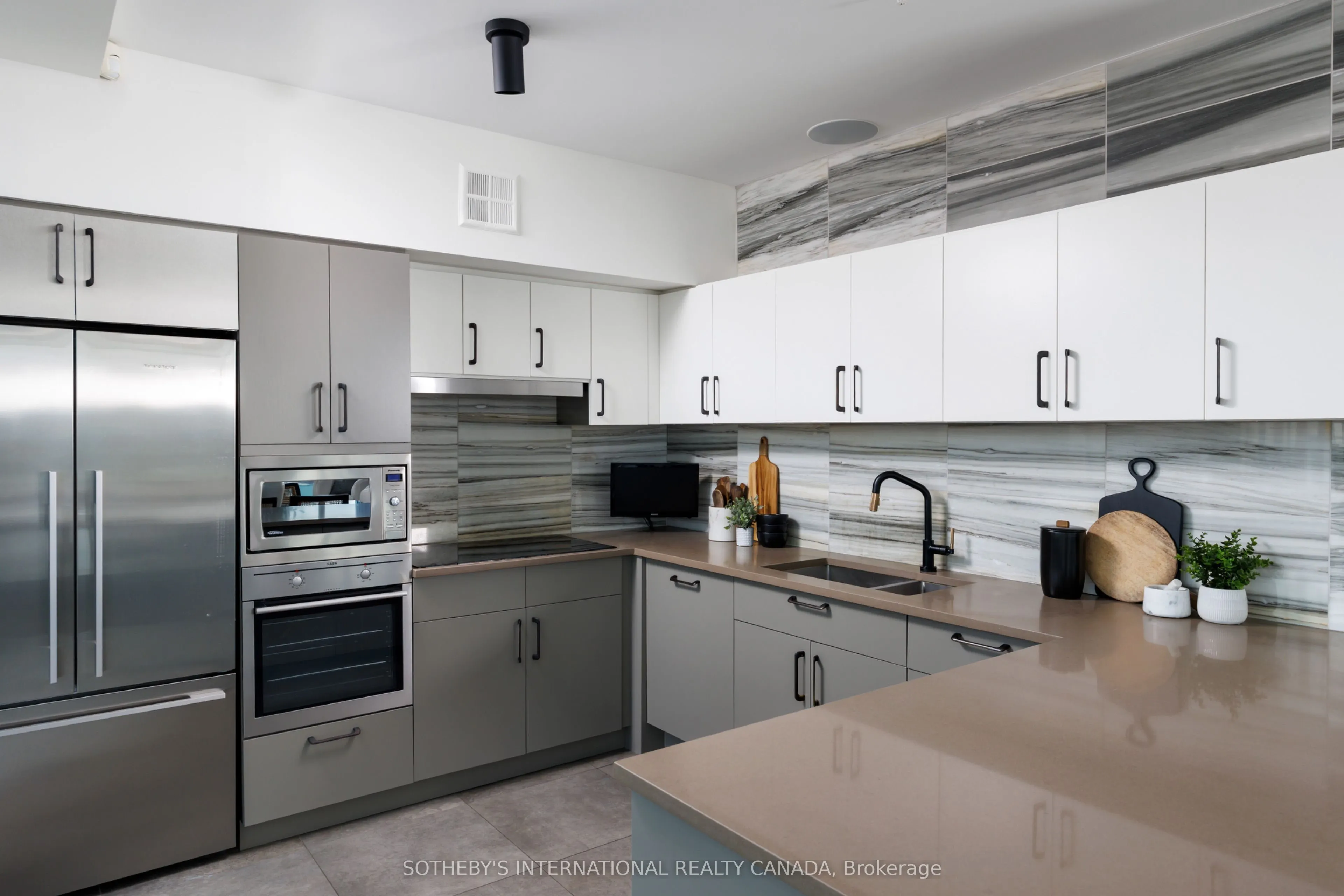 39 Sherbourne Street #1606