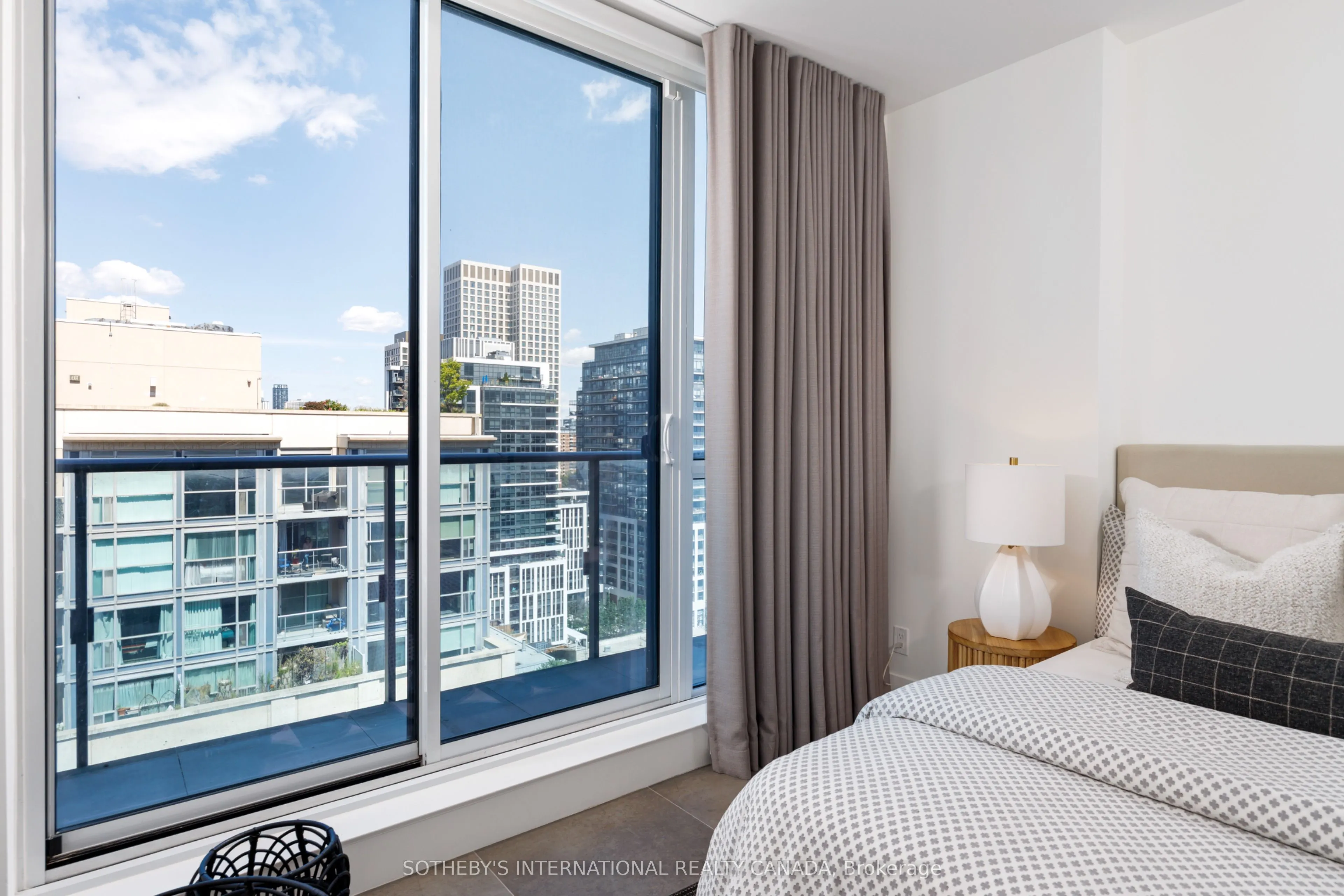 39 Sherbourne Street #1606