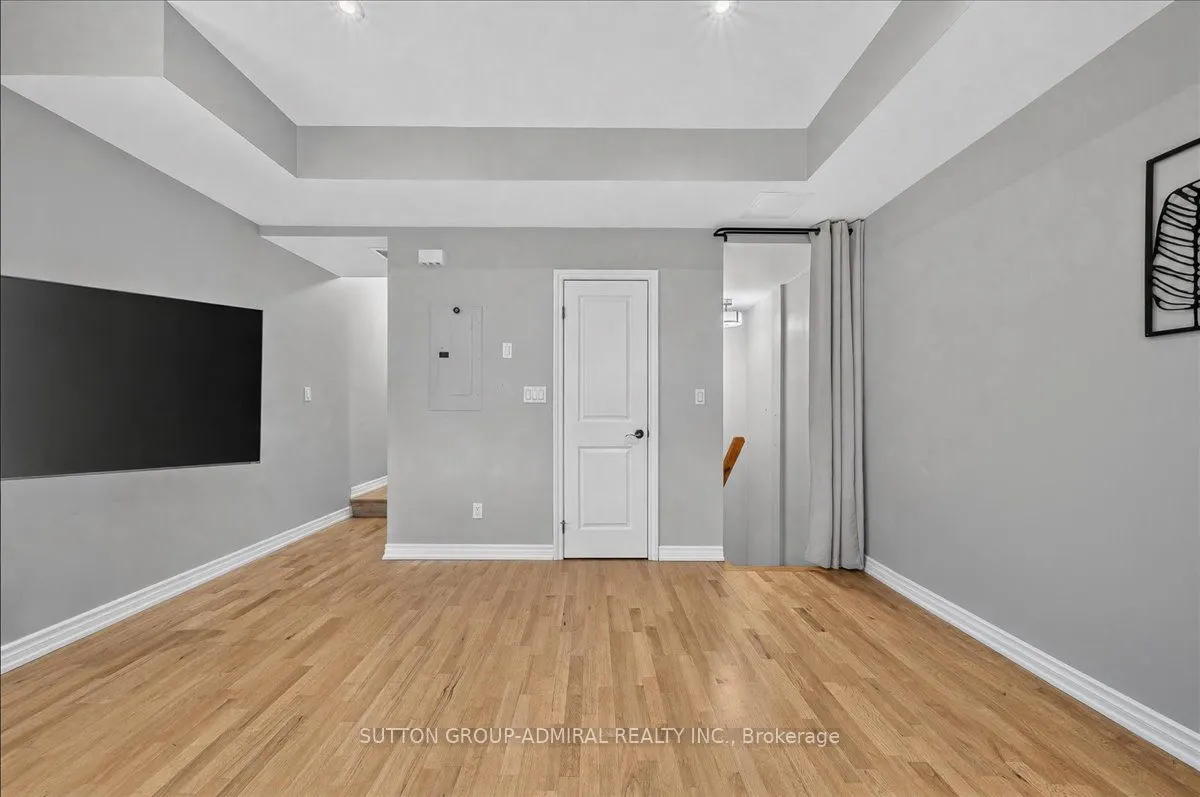2 Maxwell Street #202