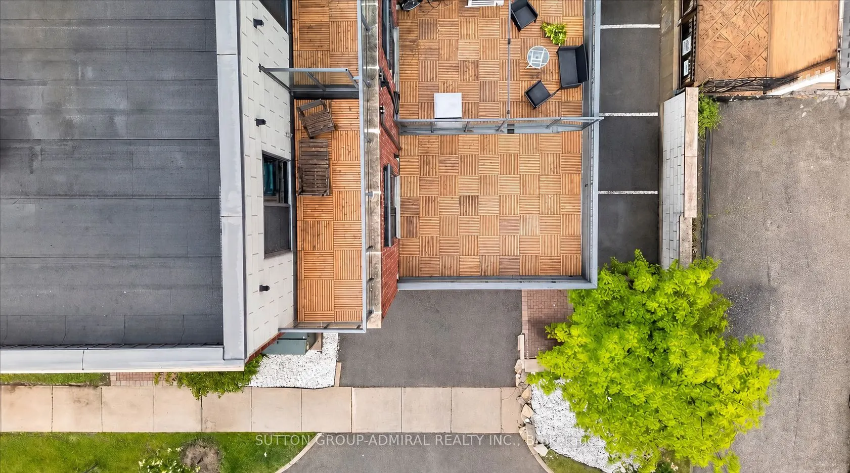 2 Maxwell Street #202