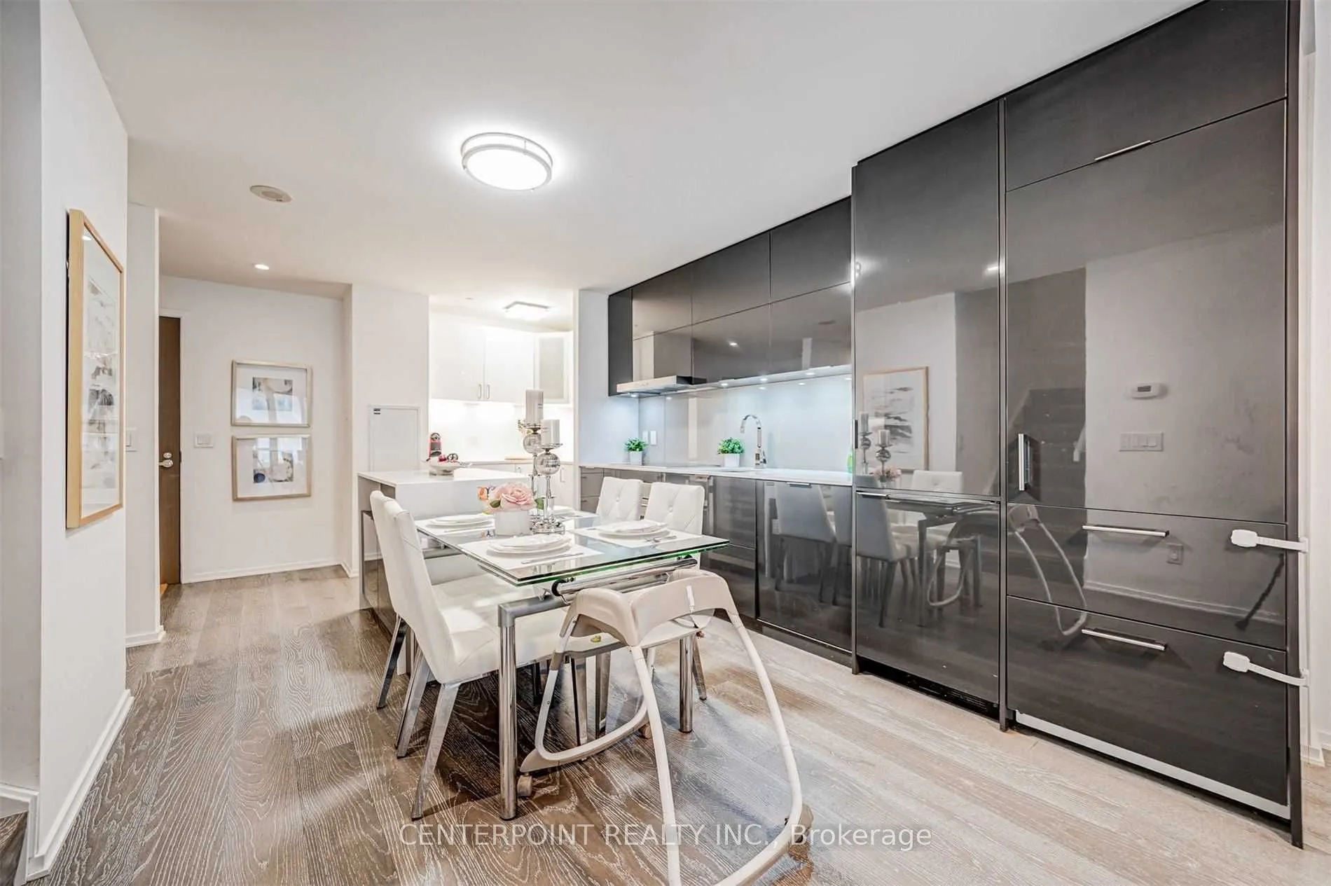 1 Bloor Street E #515