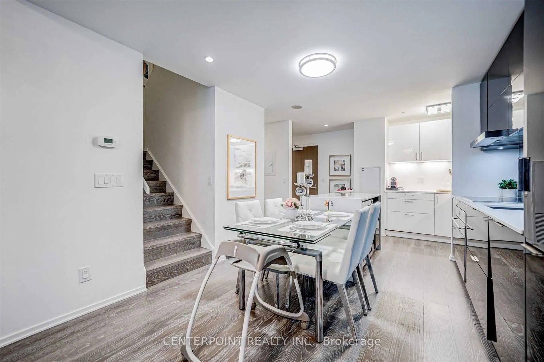 1 Bloor Street E #515