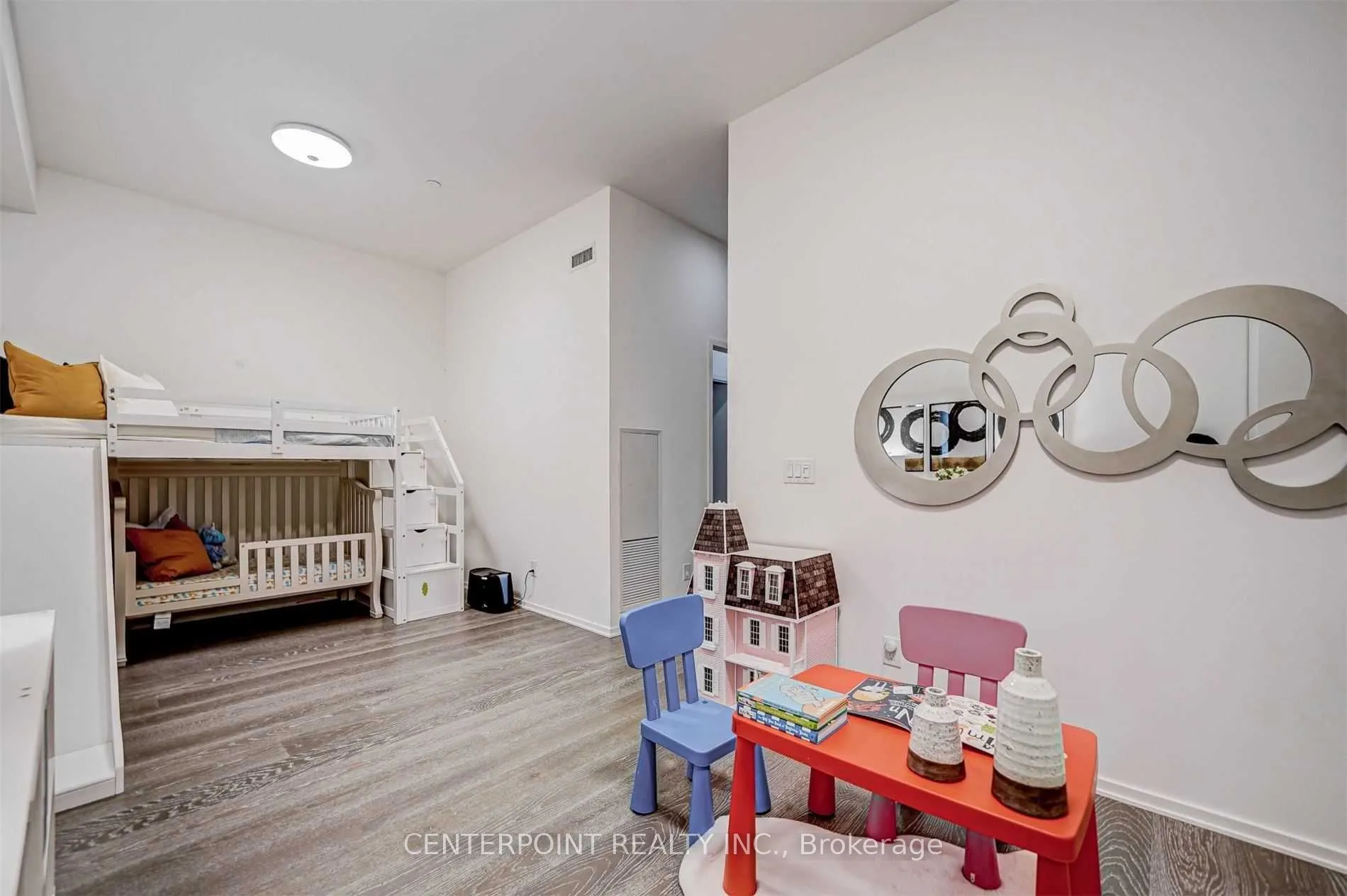 1 Bloor Street E #515