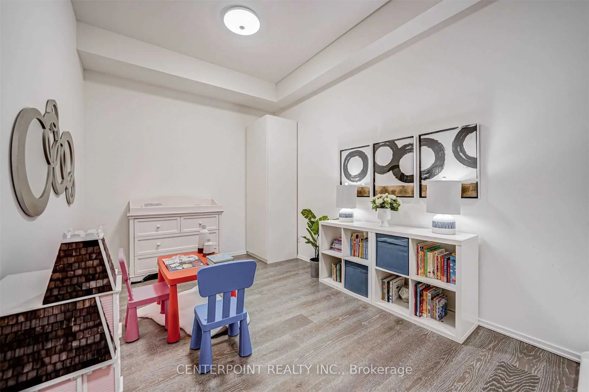 1 Bloor Street E #515