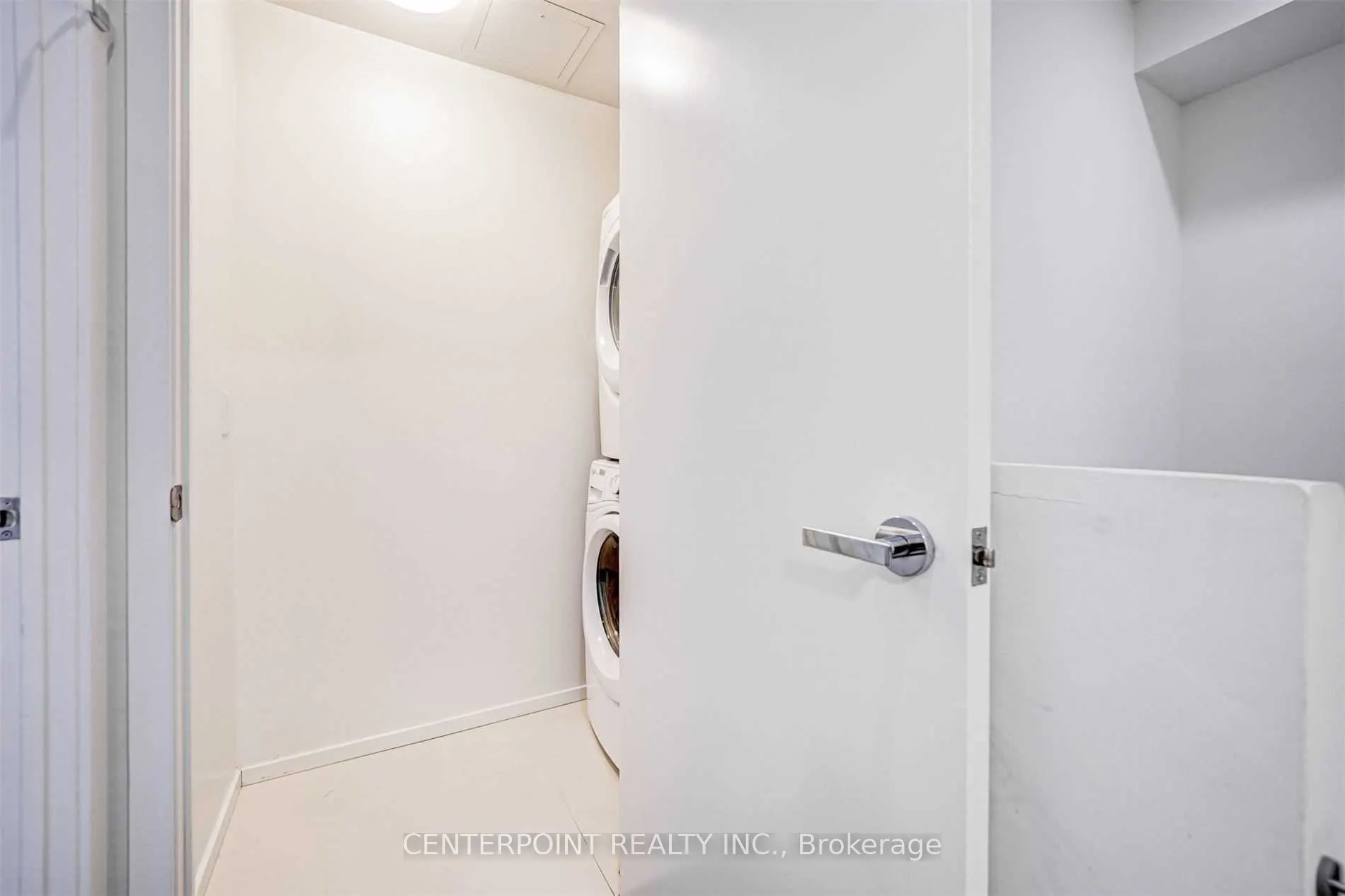 1 Bloor Street E #515