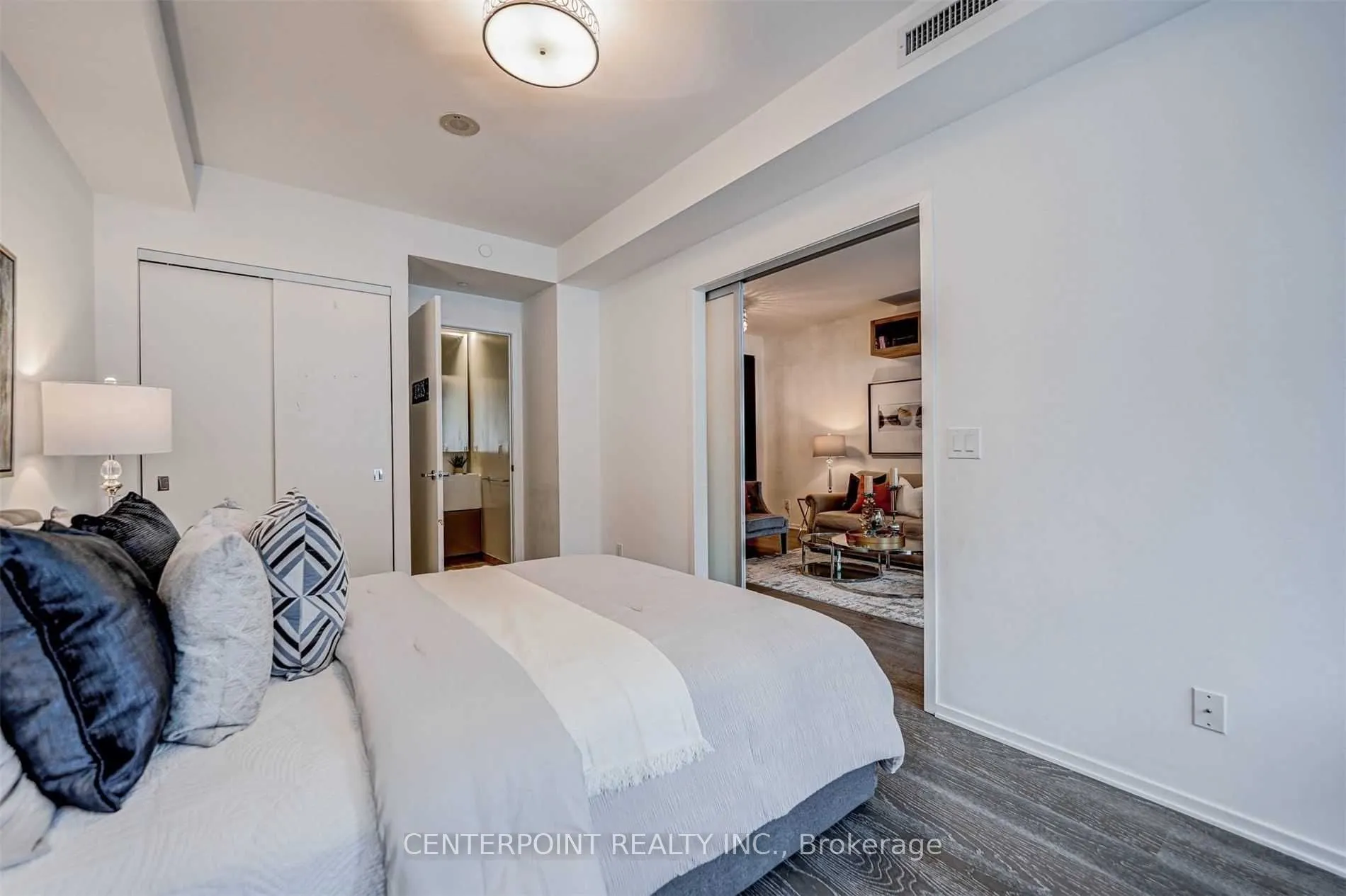1 Bloor Street E #515
