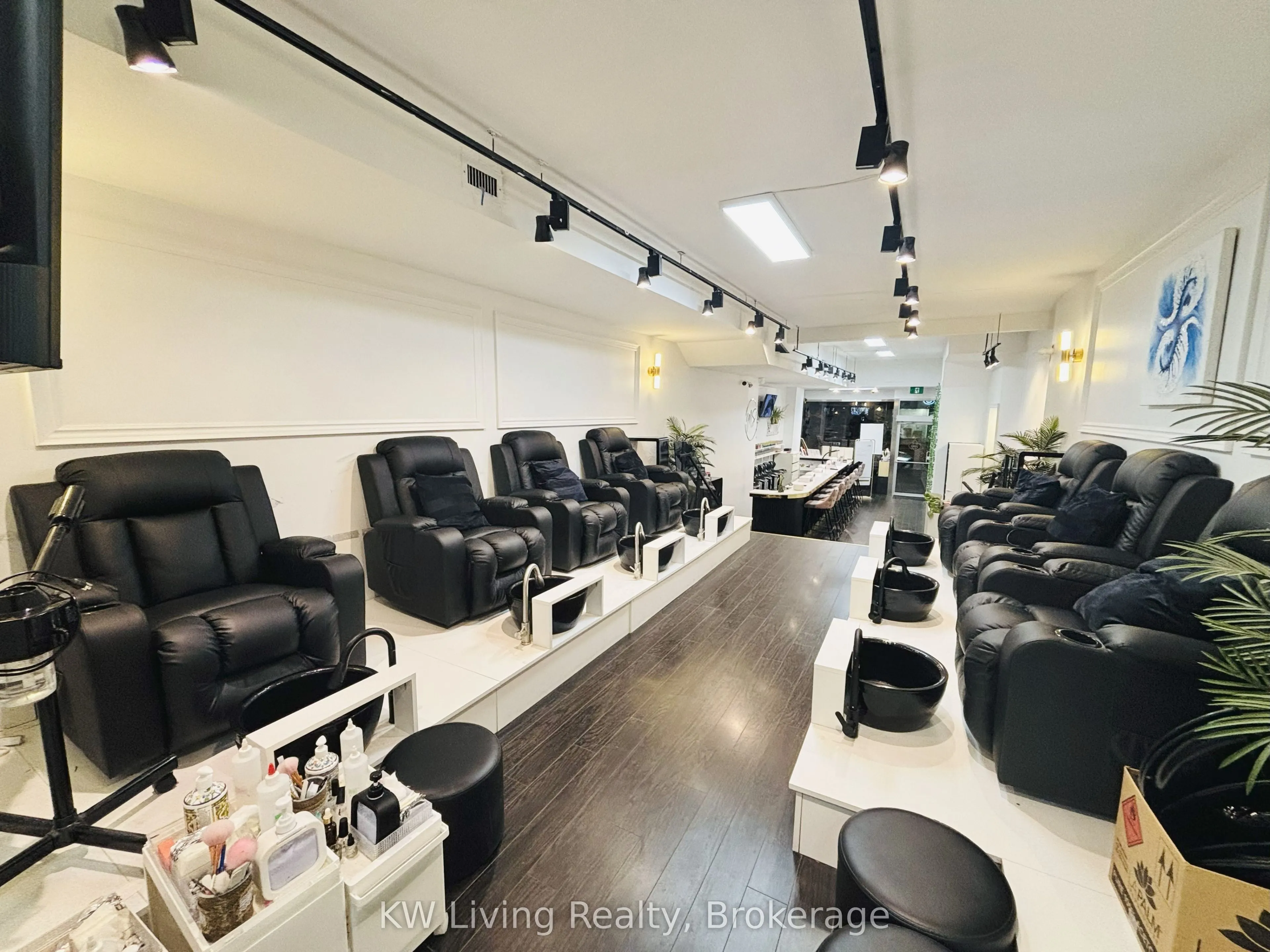 680 Queen Street W