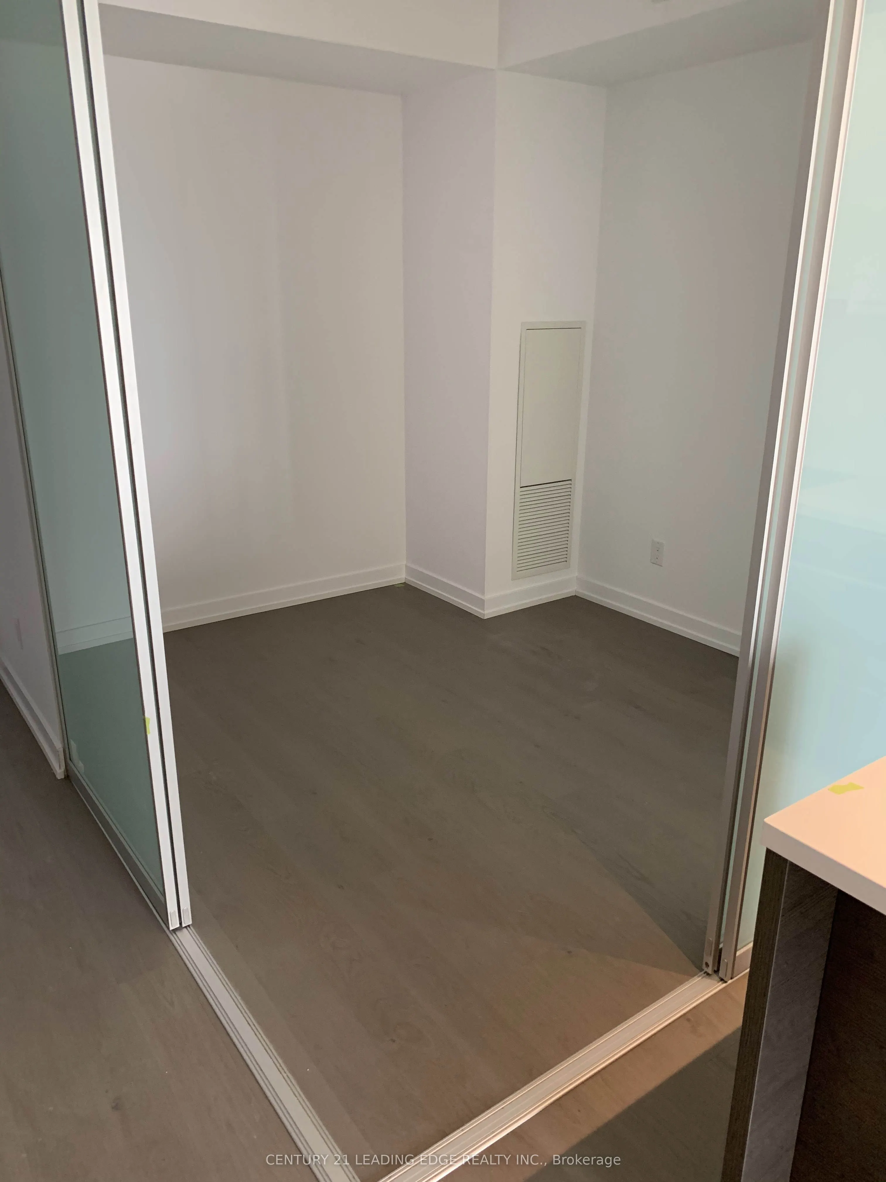 488 University Avenue #3301