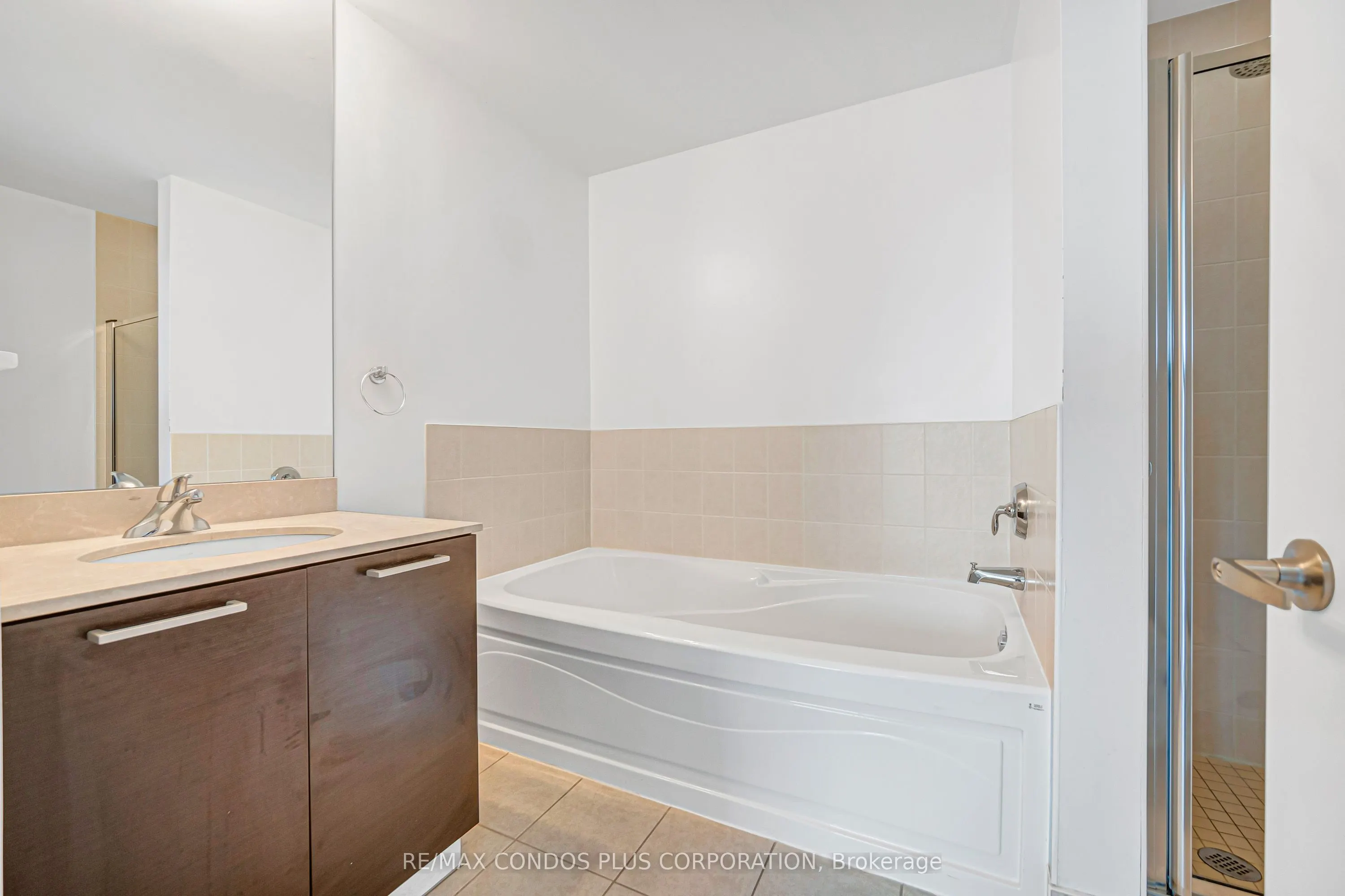 38 Grenville Street #4404