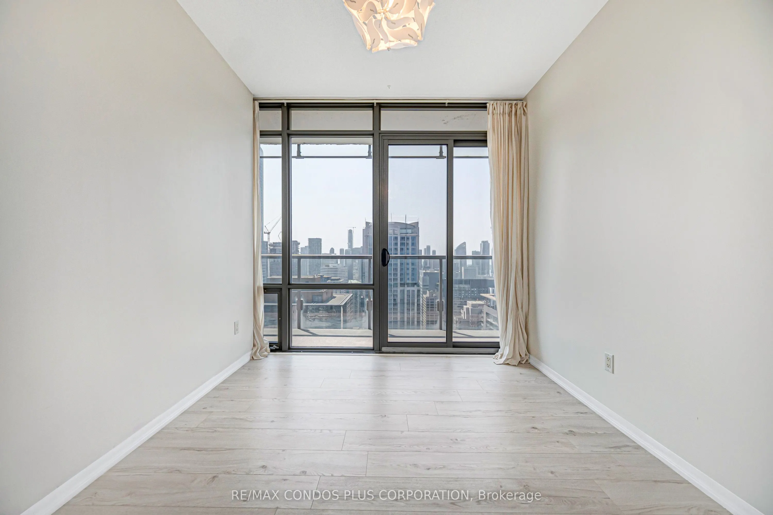 38 Grenville Street #4404