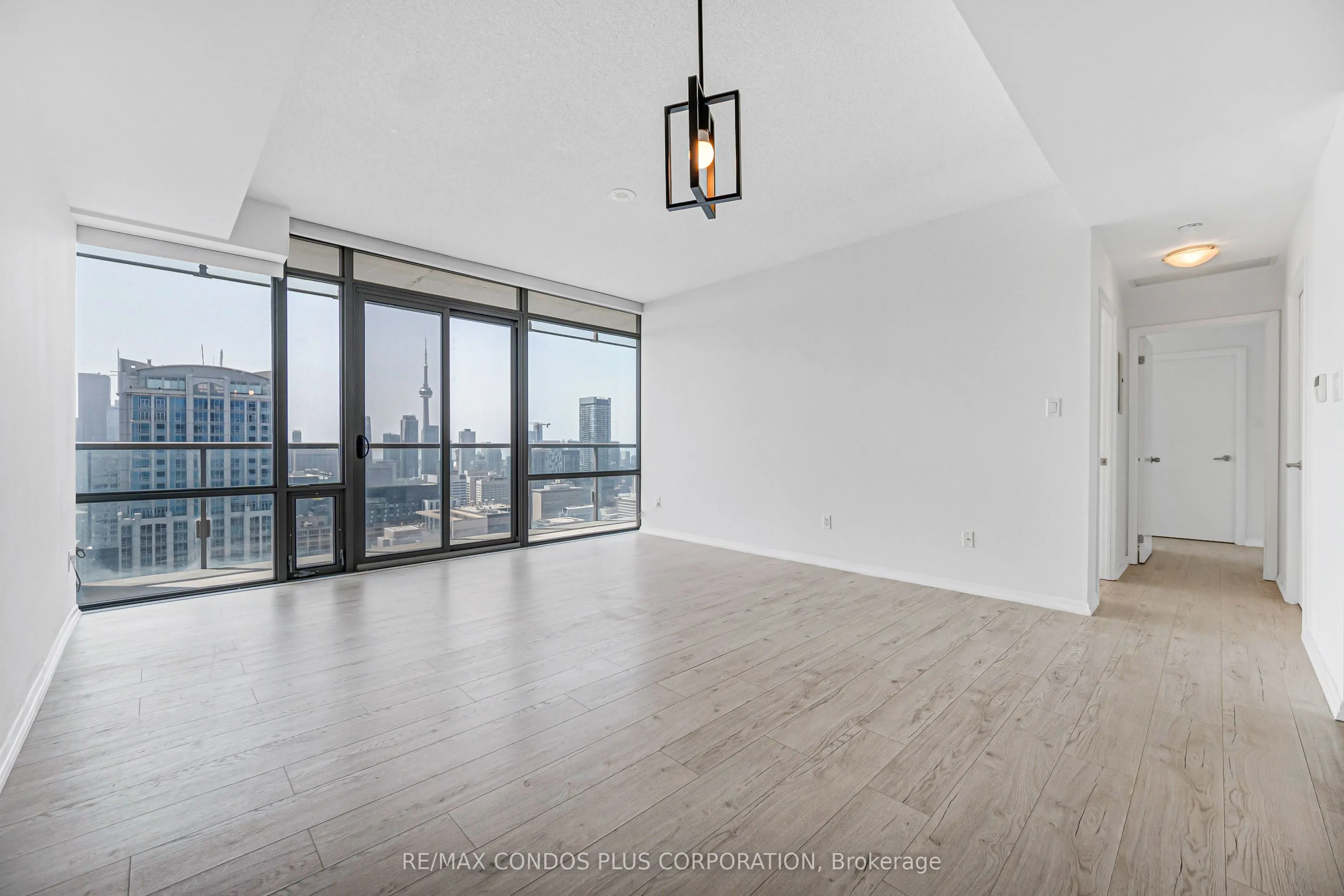 38 Grenville Street #4404