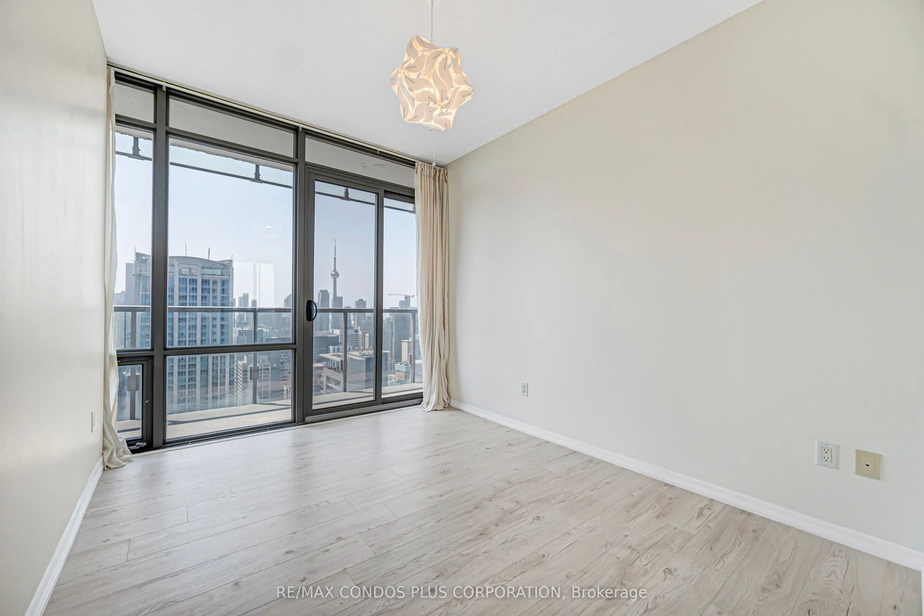 38 Grenville Street #4404
