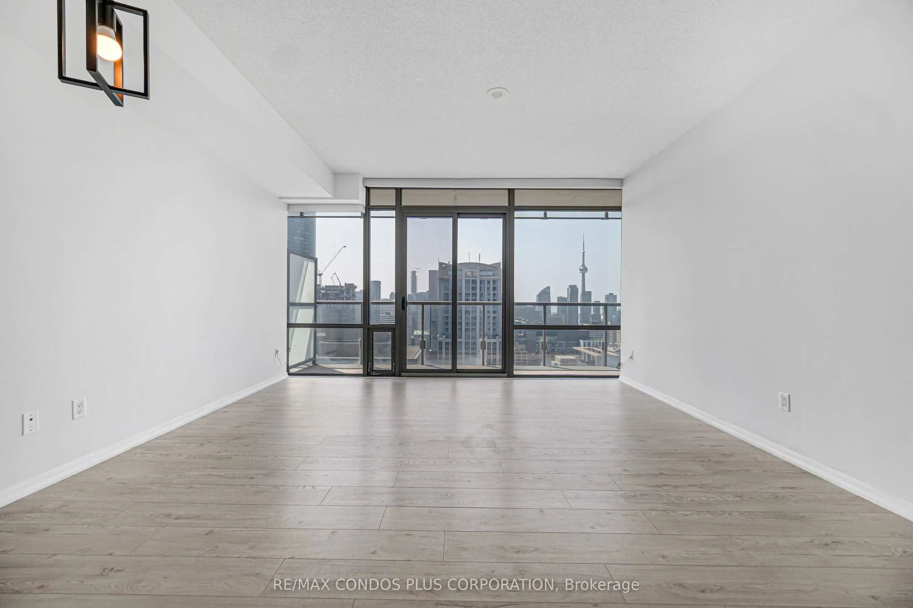38 Grenville Street #4404