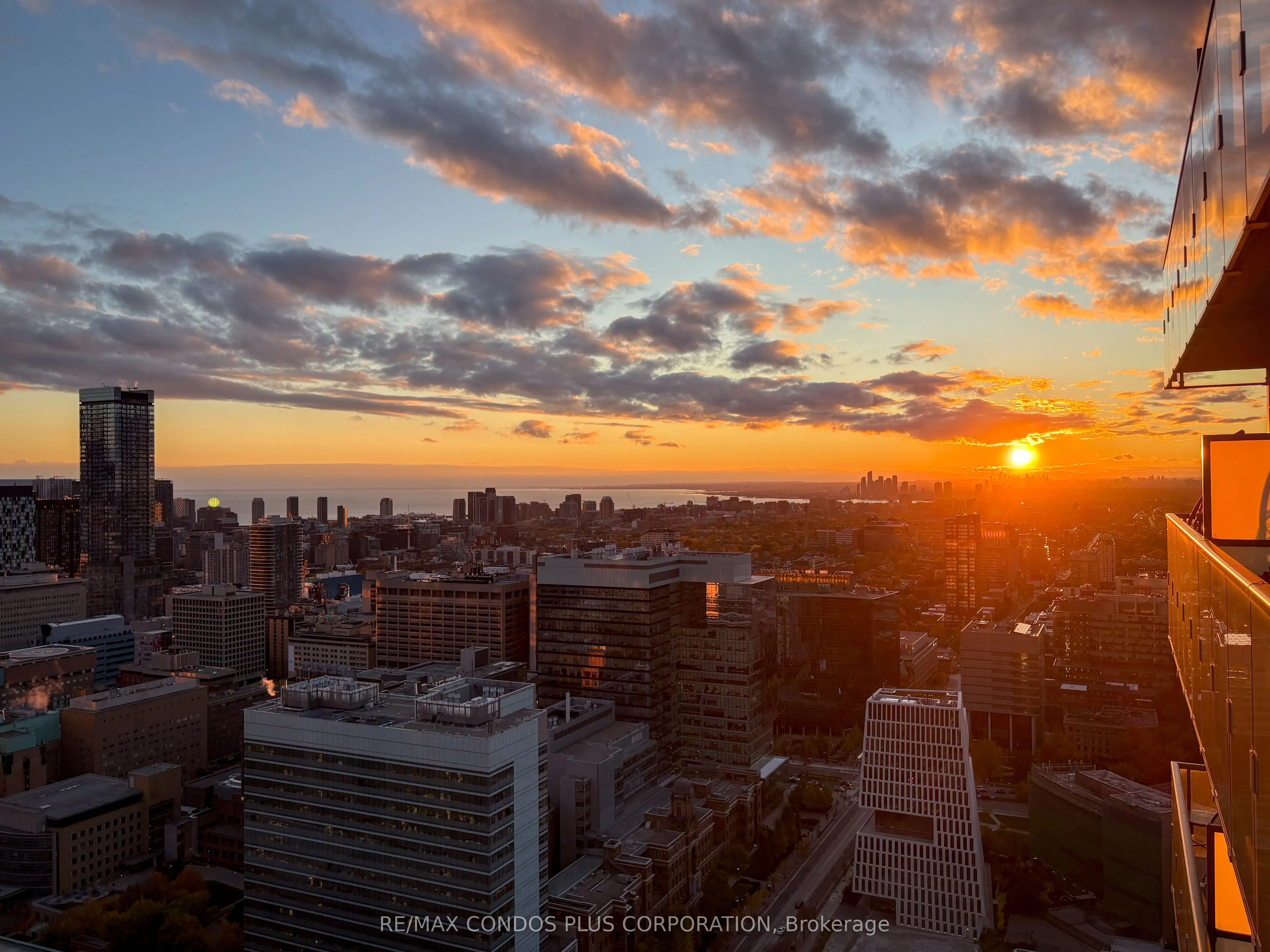 38 Grenville Street #4404