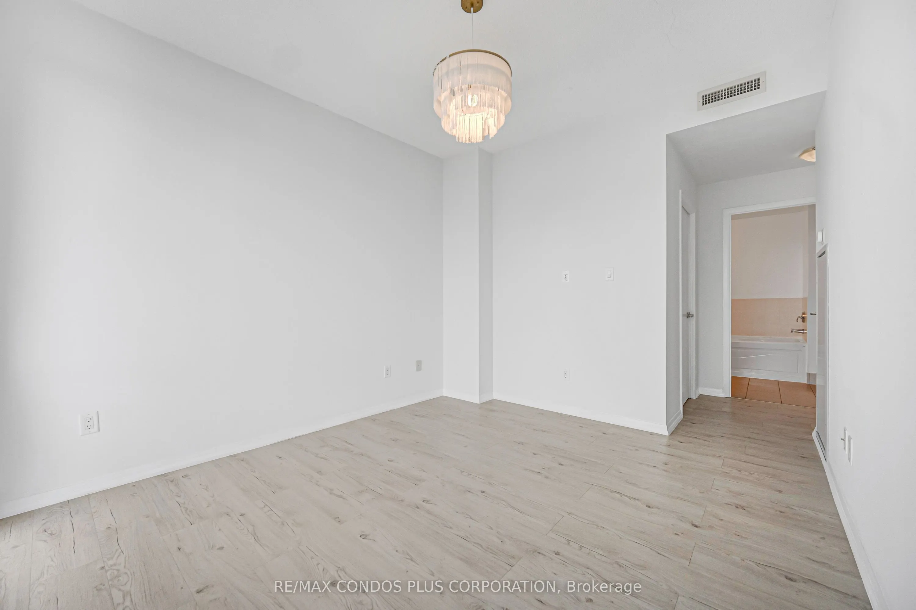 38 Grenville Street #4404