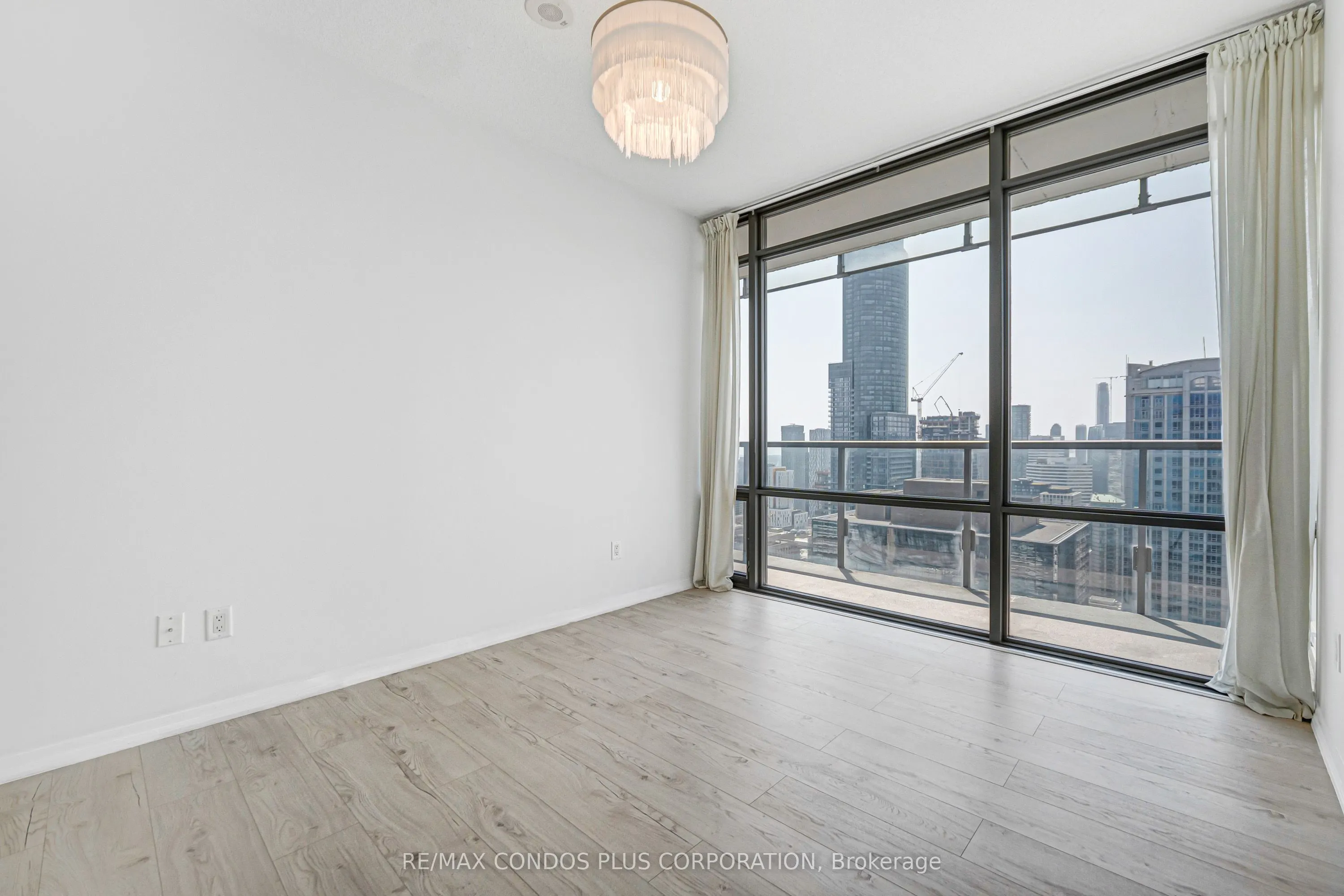 38 Grenville Street #4404