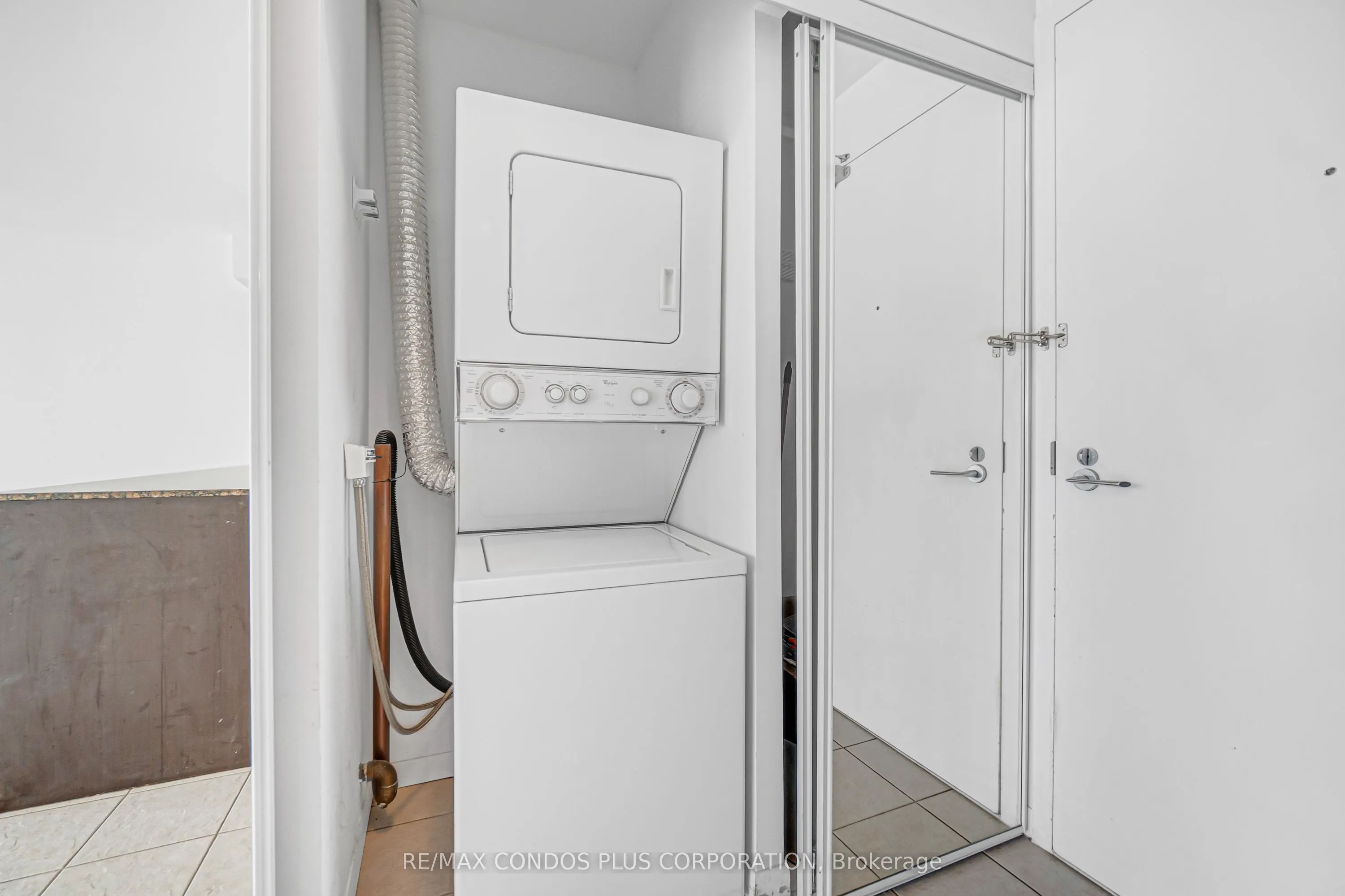 38 Grenville Street #4404