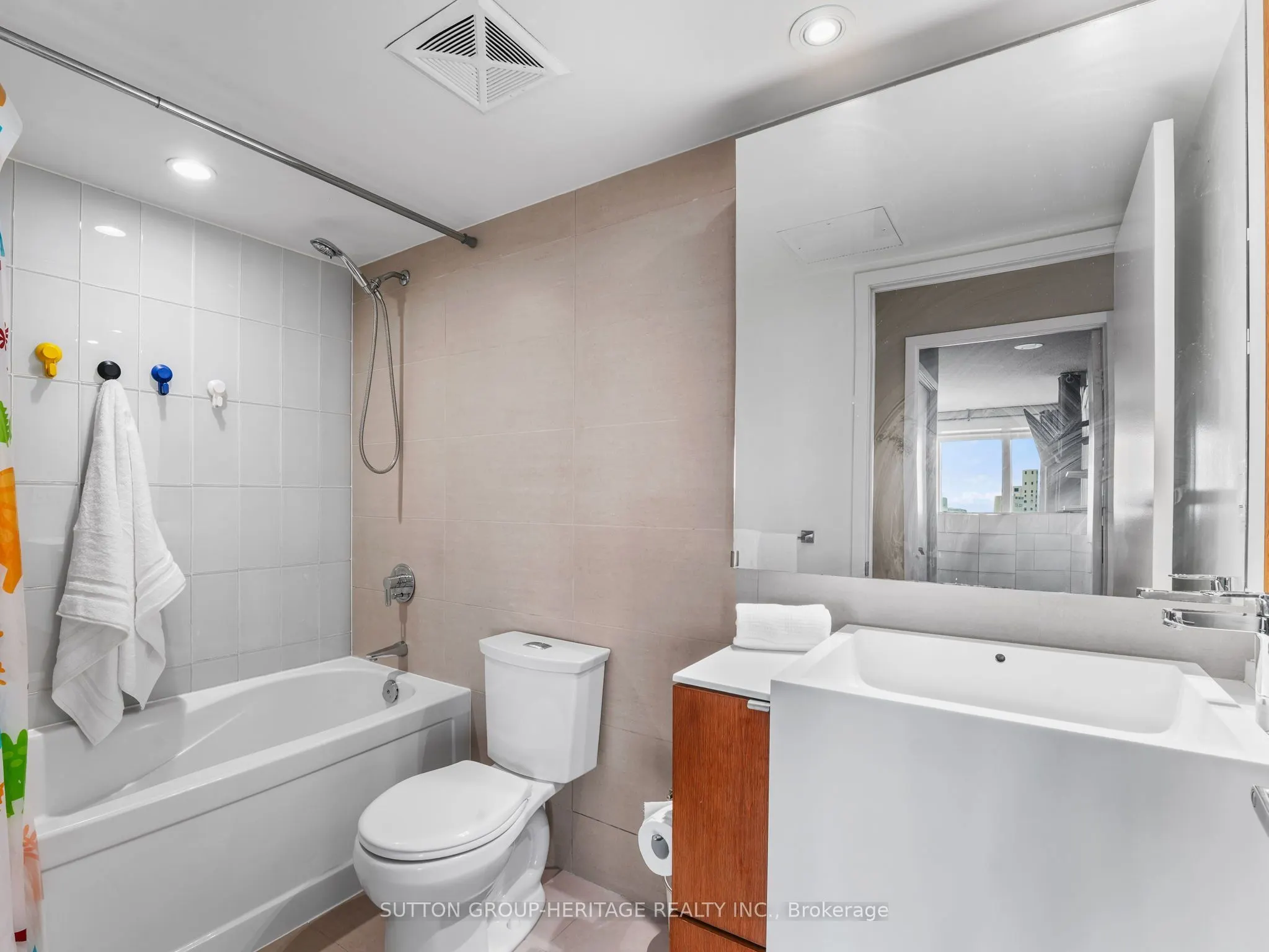 151 Dan Leckie Way #803