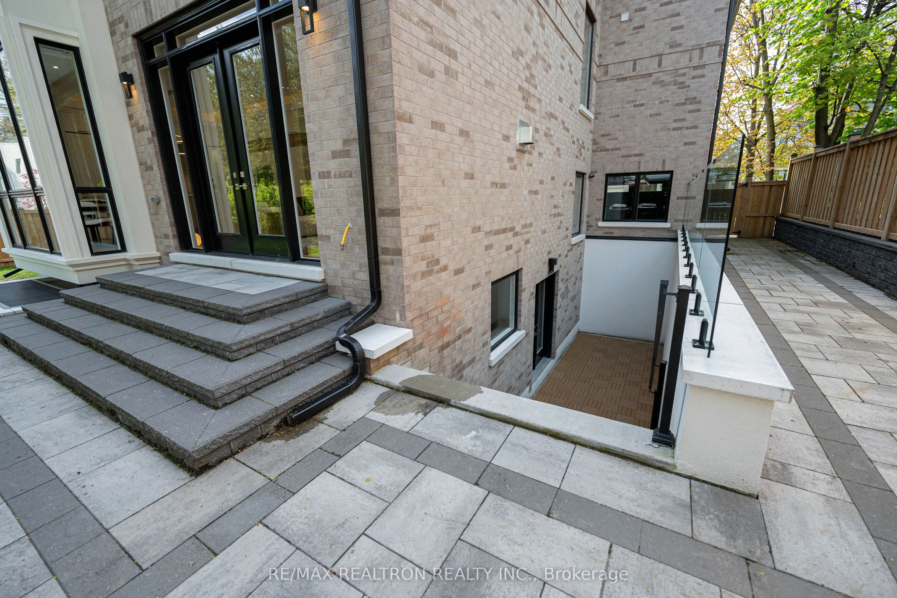 16 Ballyronan Road