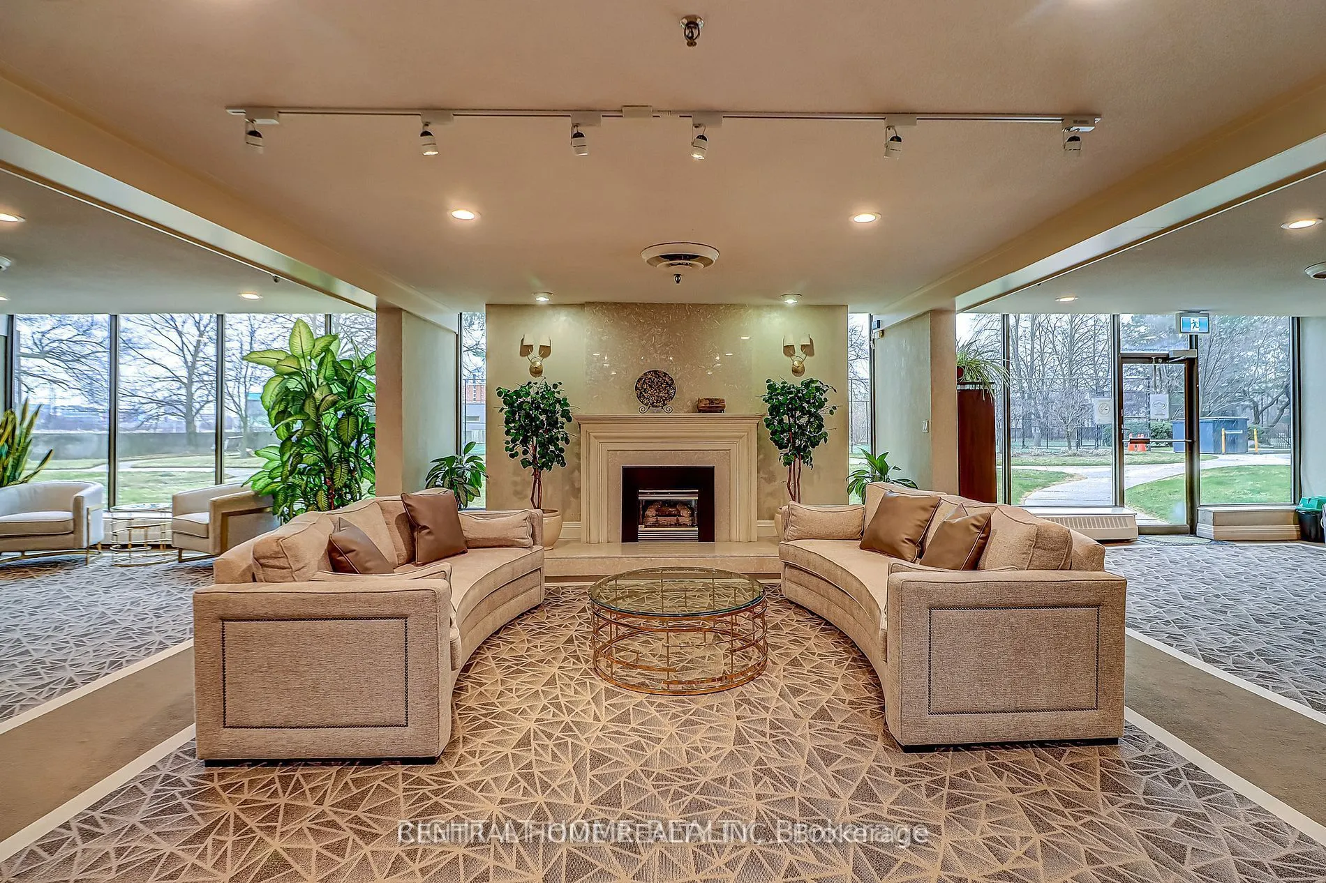 55 Skymark Drive #2703