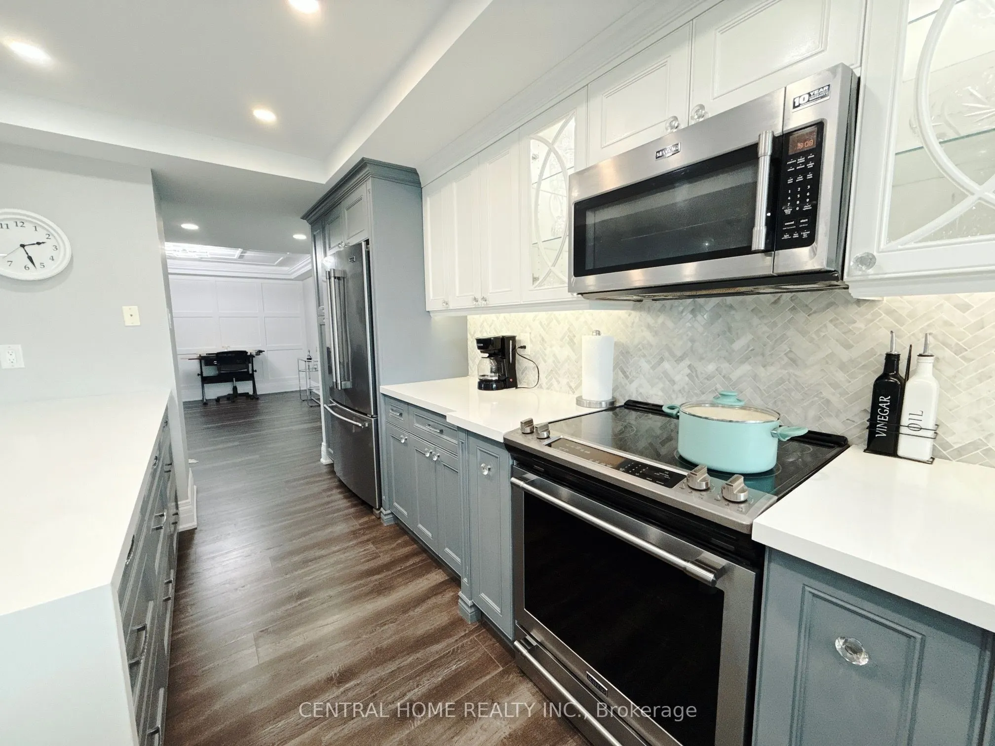 55 Skymark Drive #2703