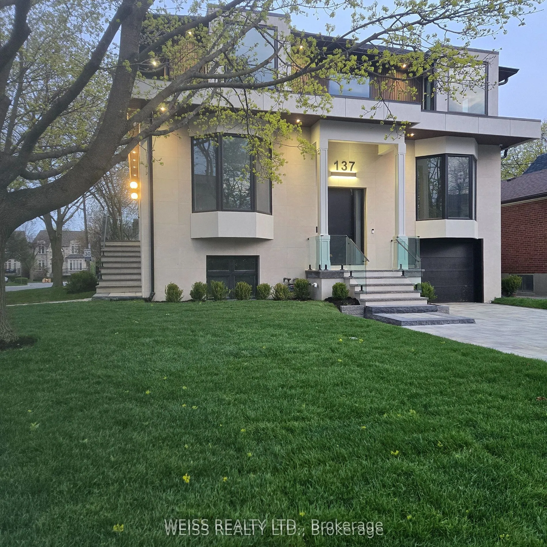 137 Bannockburn Avenue