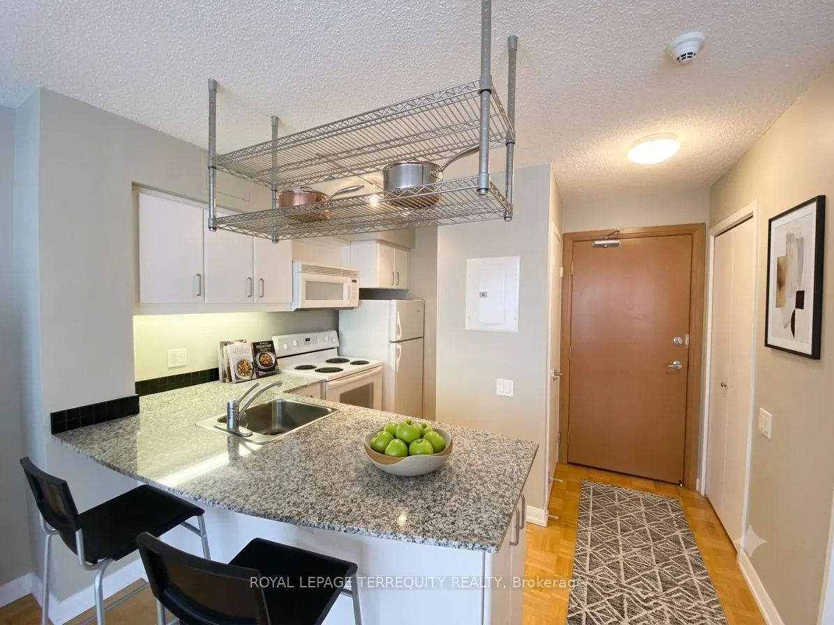 33 Sheppard Avenue E #1009