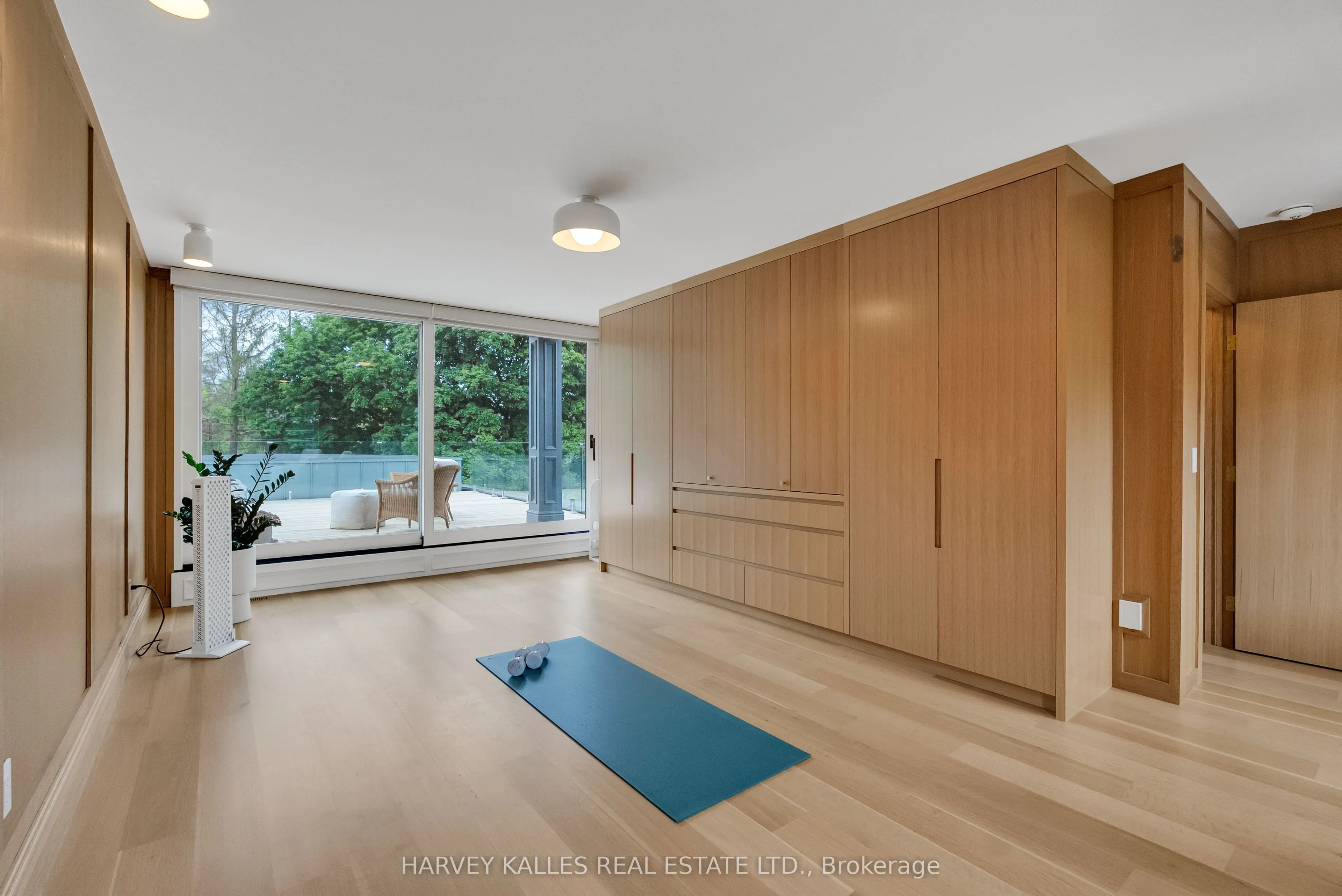 82 Sherwood Avenue