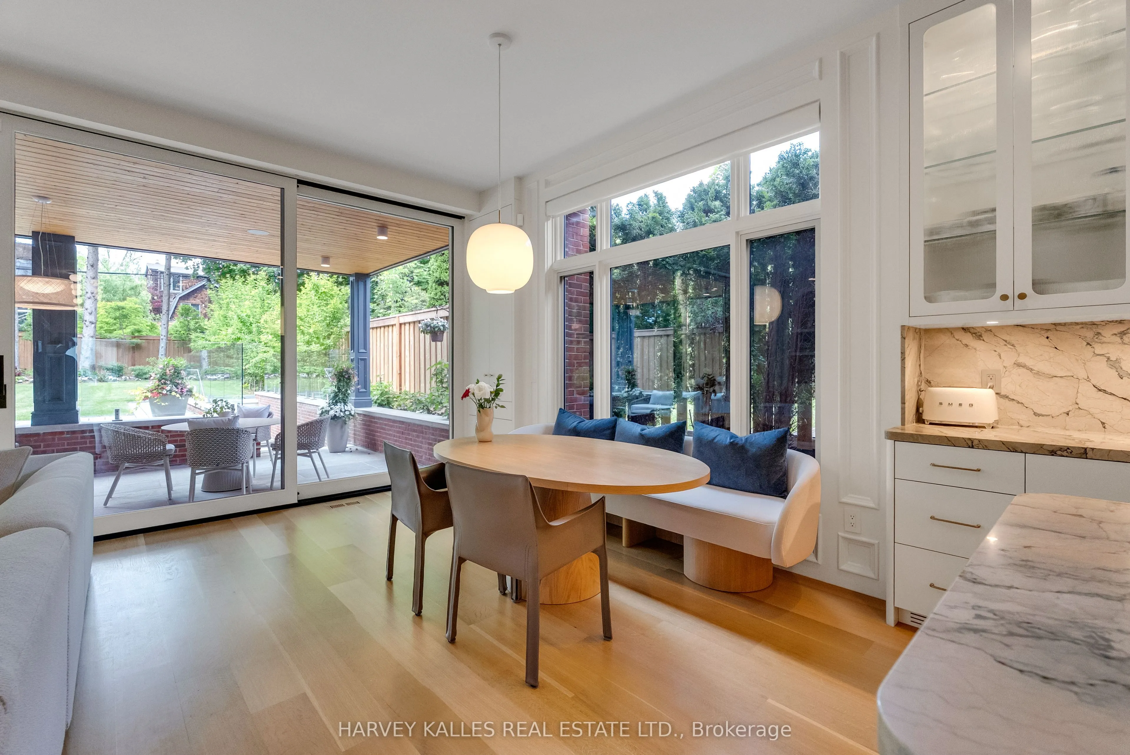 82 Sherwood Avenue