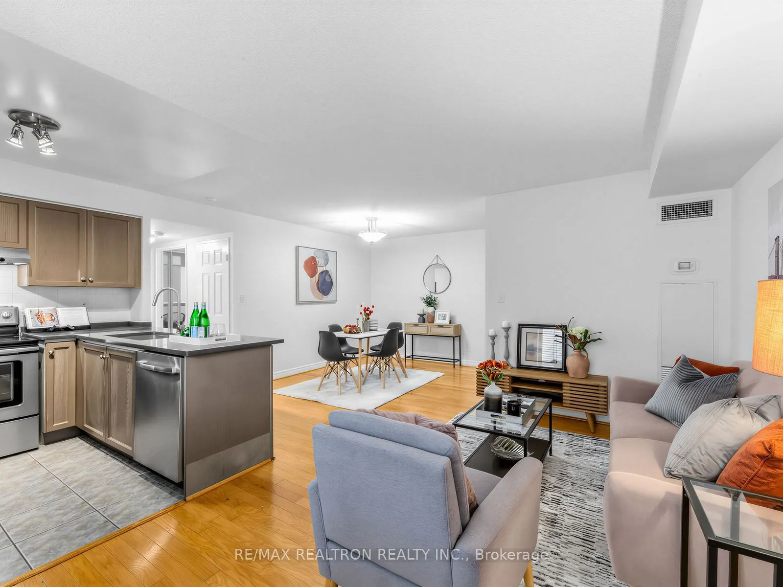 43 Eglinton Avenue E #510