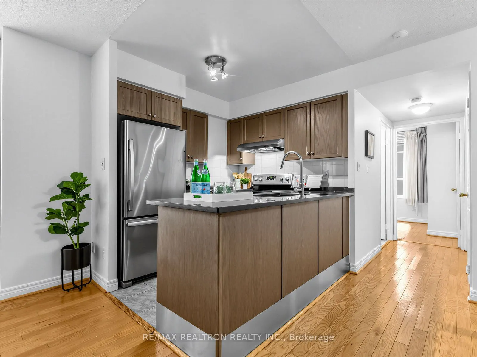 43 Eglinton Avenue E #510