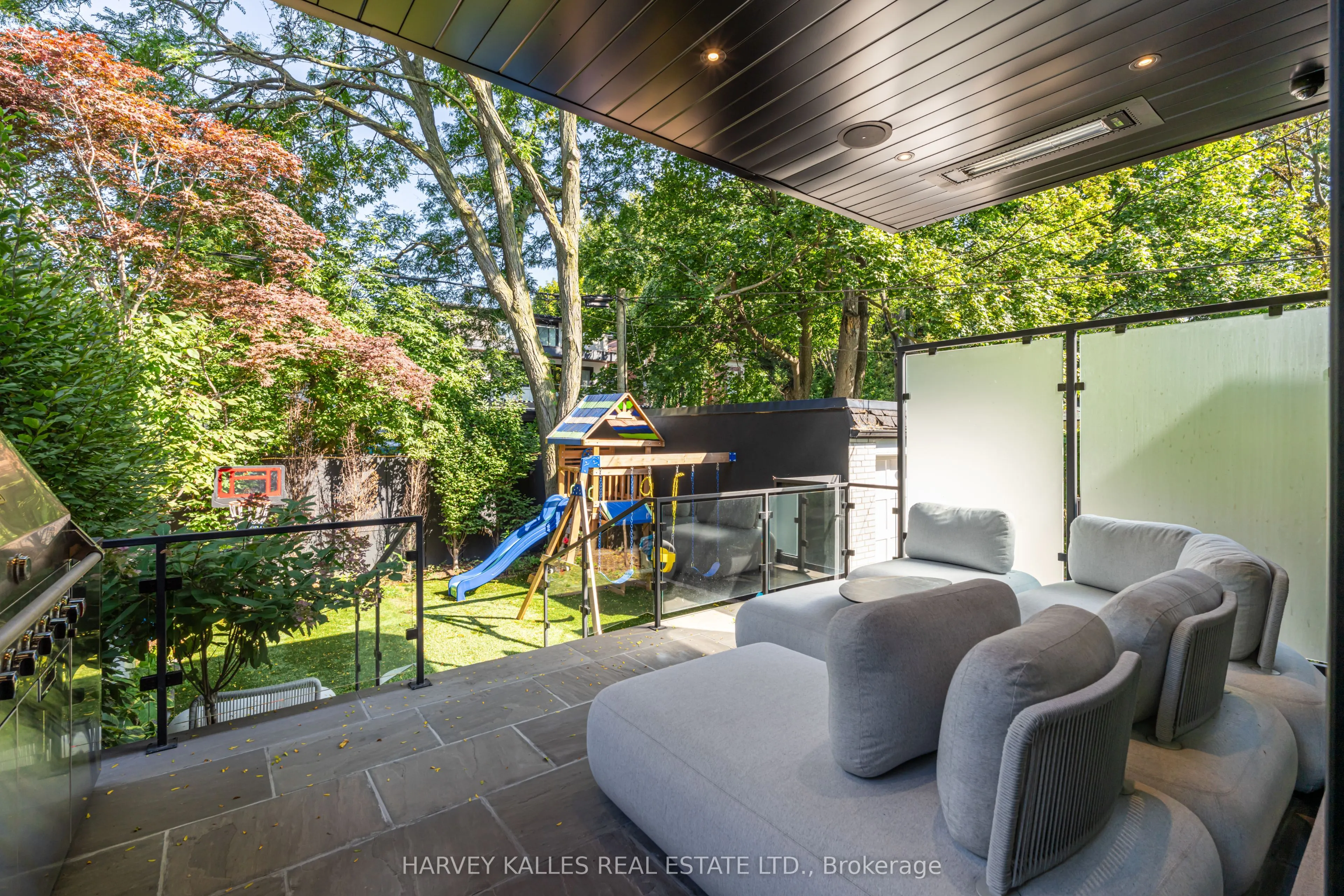 40 Thelma Avenue