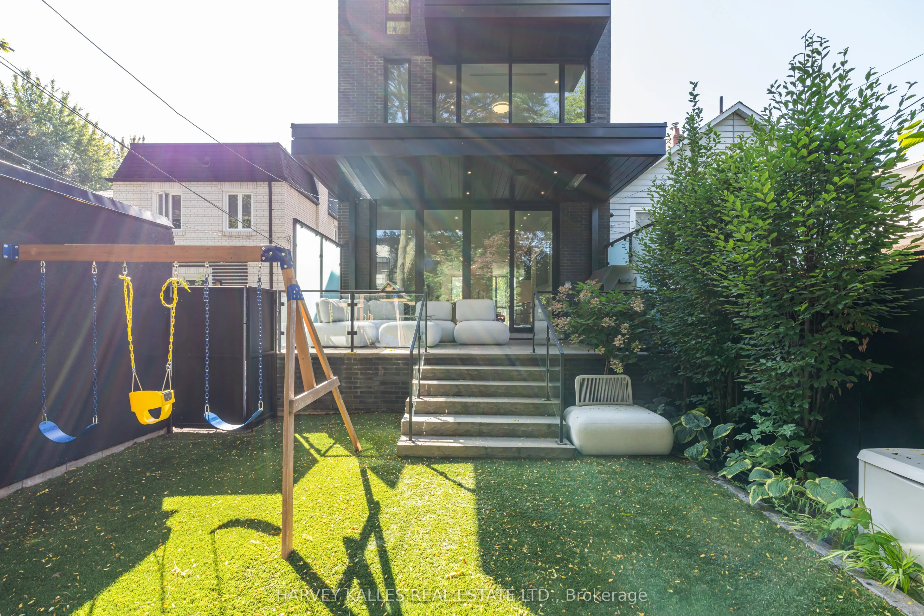 40 Thelma Avenue
