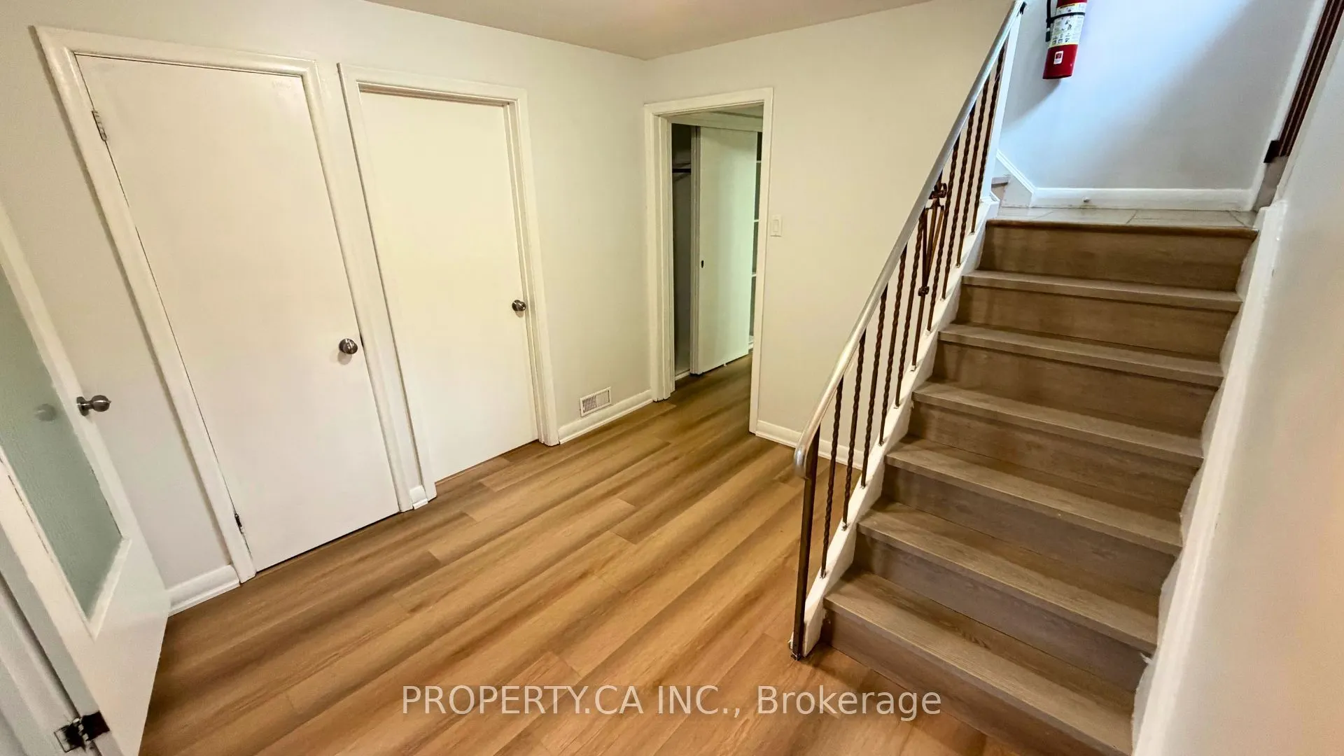 46 Hove Street #Lower Level