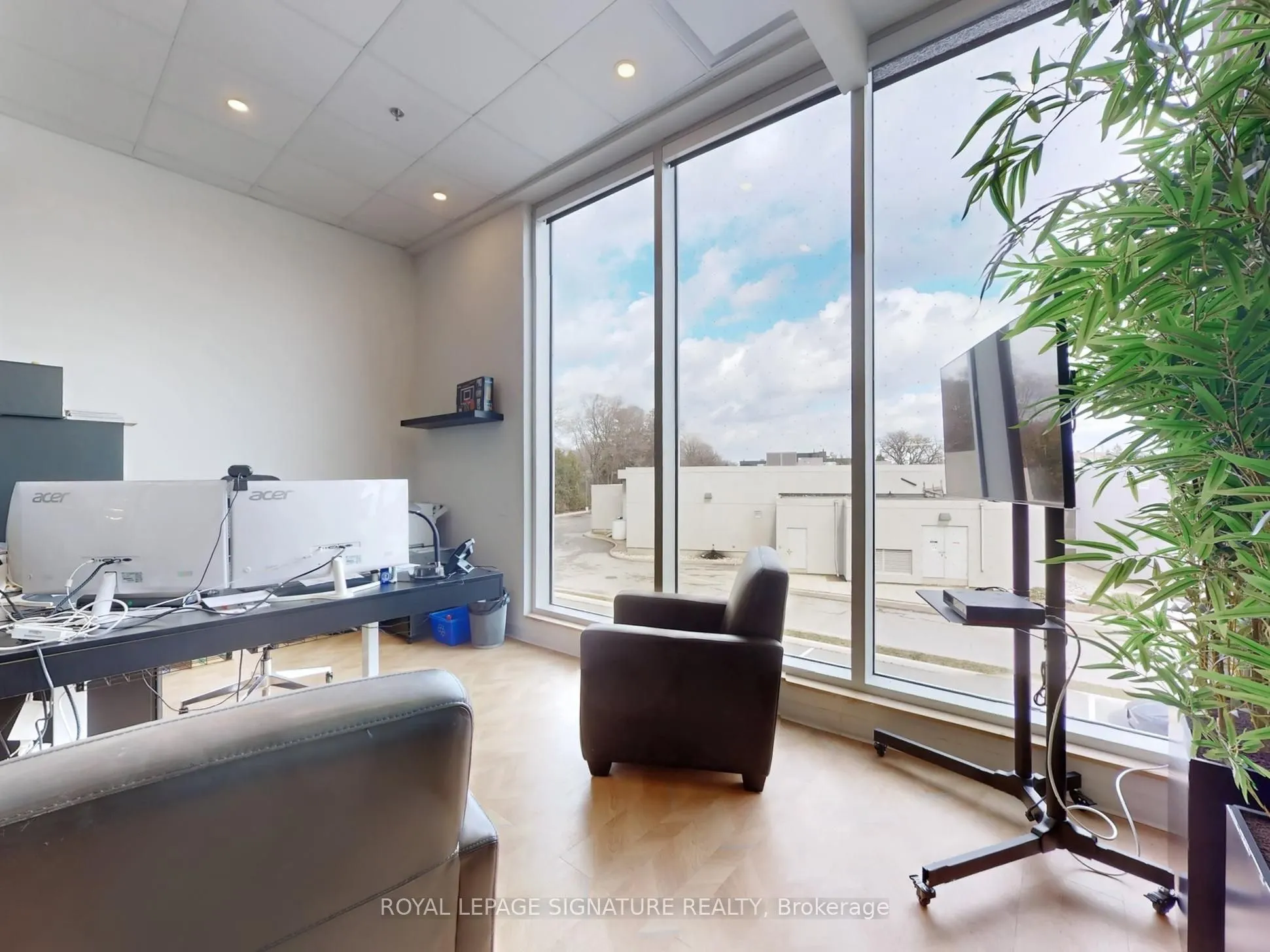 52 Scarsdale Road #207