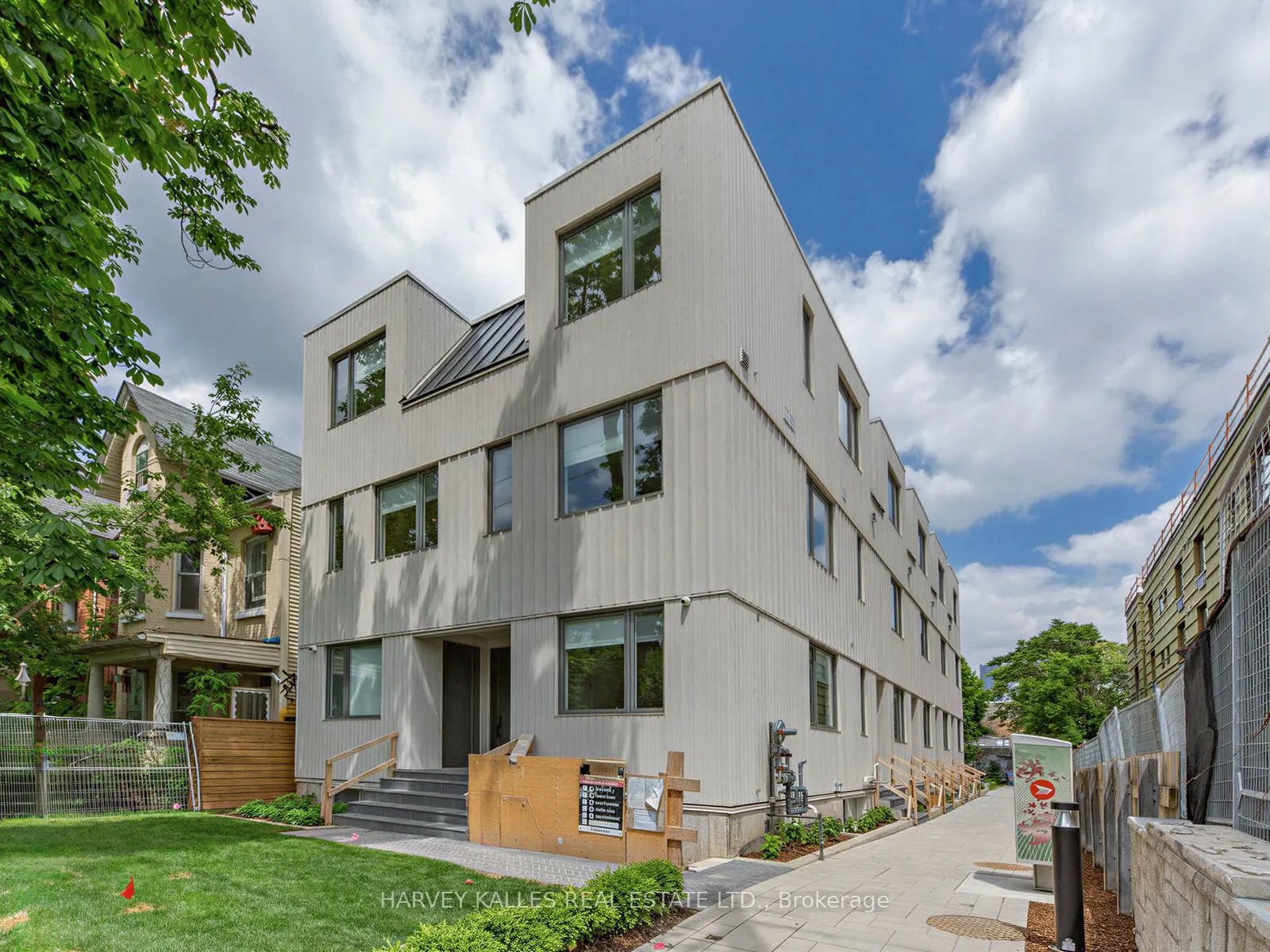 45 Bellevue Avenue #3a