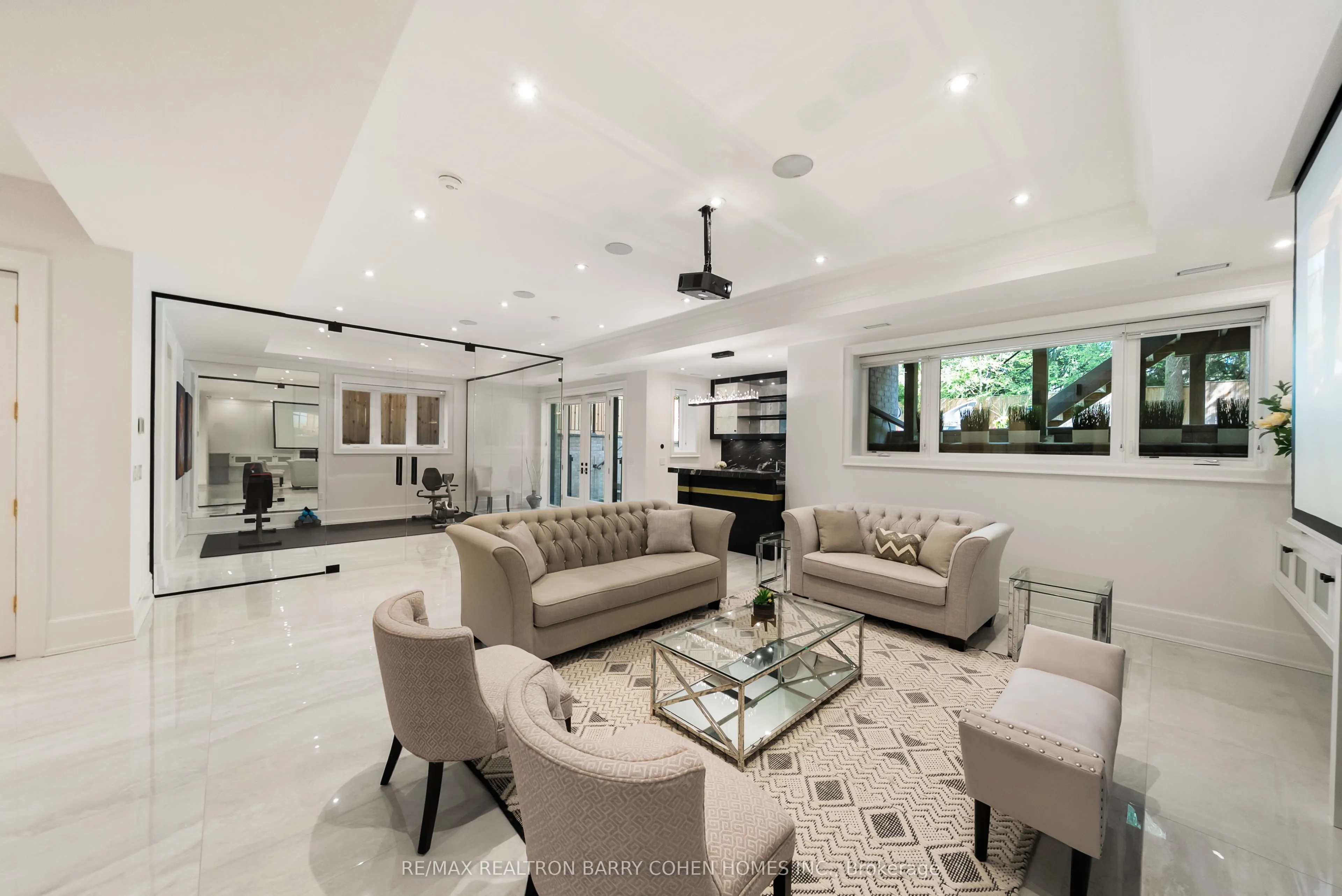 148 Munro Boulevard