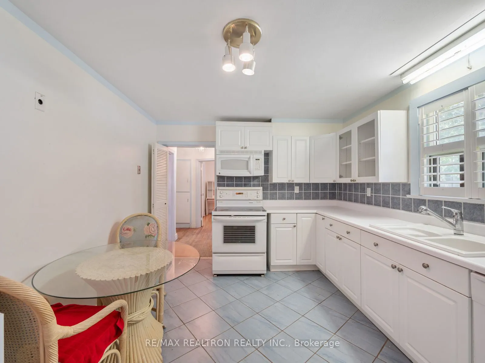 12 Graymar Avenue