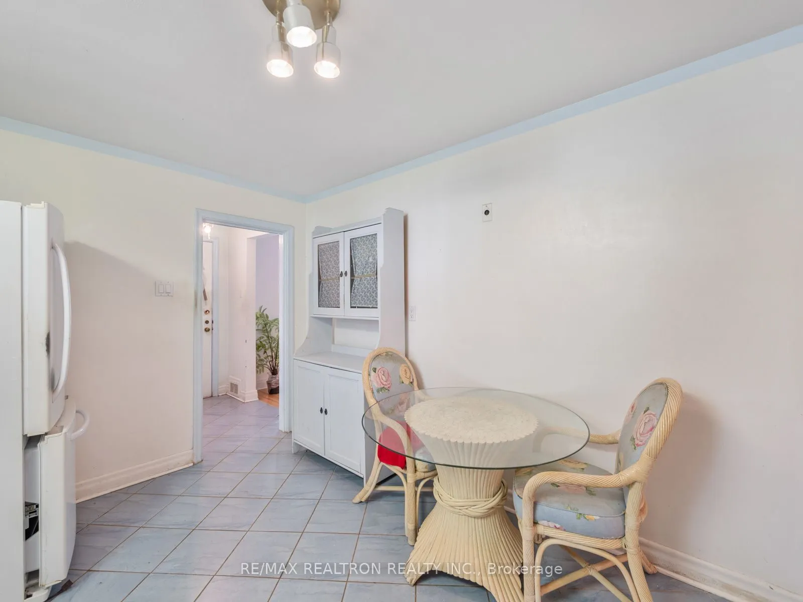 12 Graymar Avenue