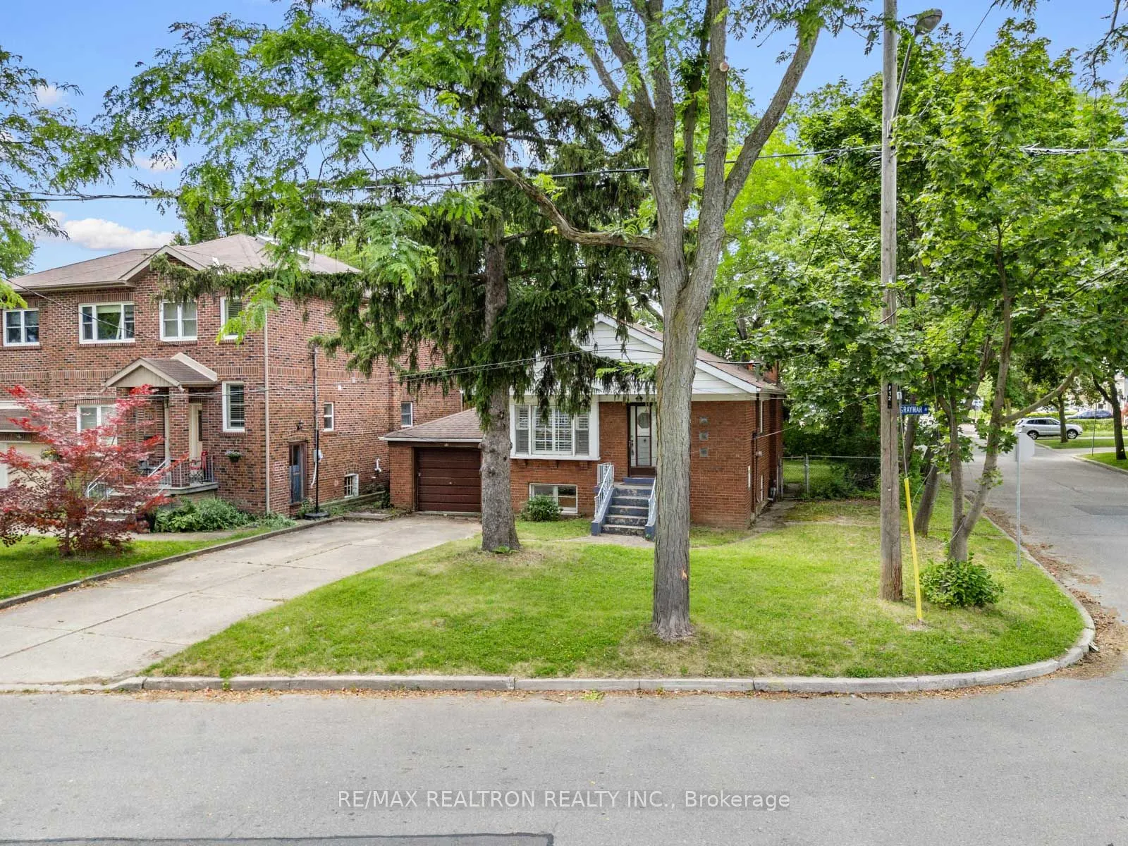 12 Graymar Avenue