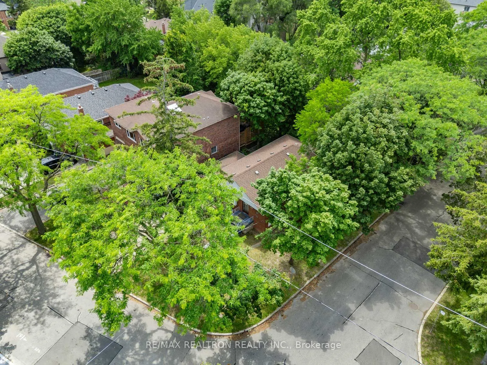 12 Graymar Avenue