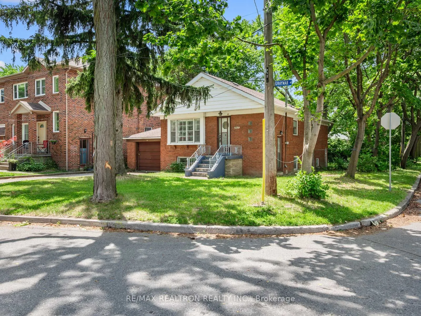 12 Graymar Avenue