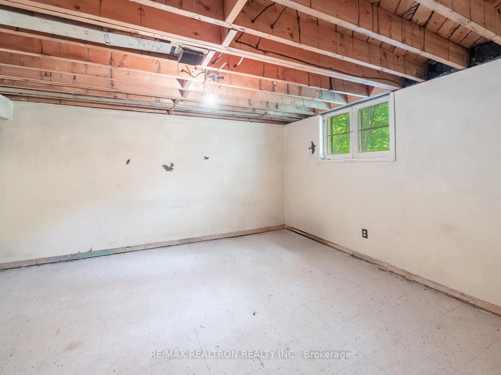 12 Graymar Avenue